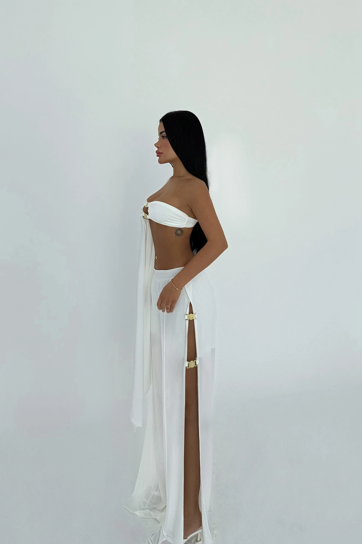 Picture of White Balinega Suit