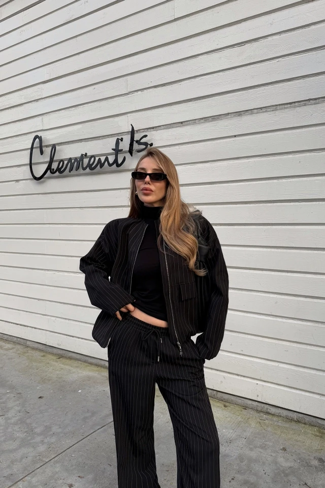 Picture of Black Pocket Detailed Trousers Suit