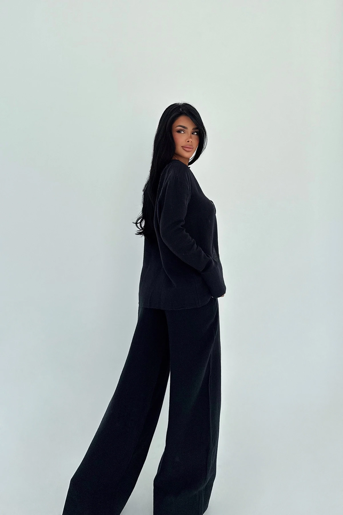 Picture of Black Tied Trouser Suit