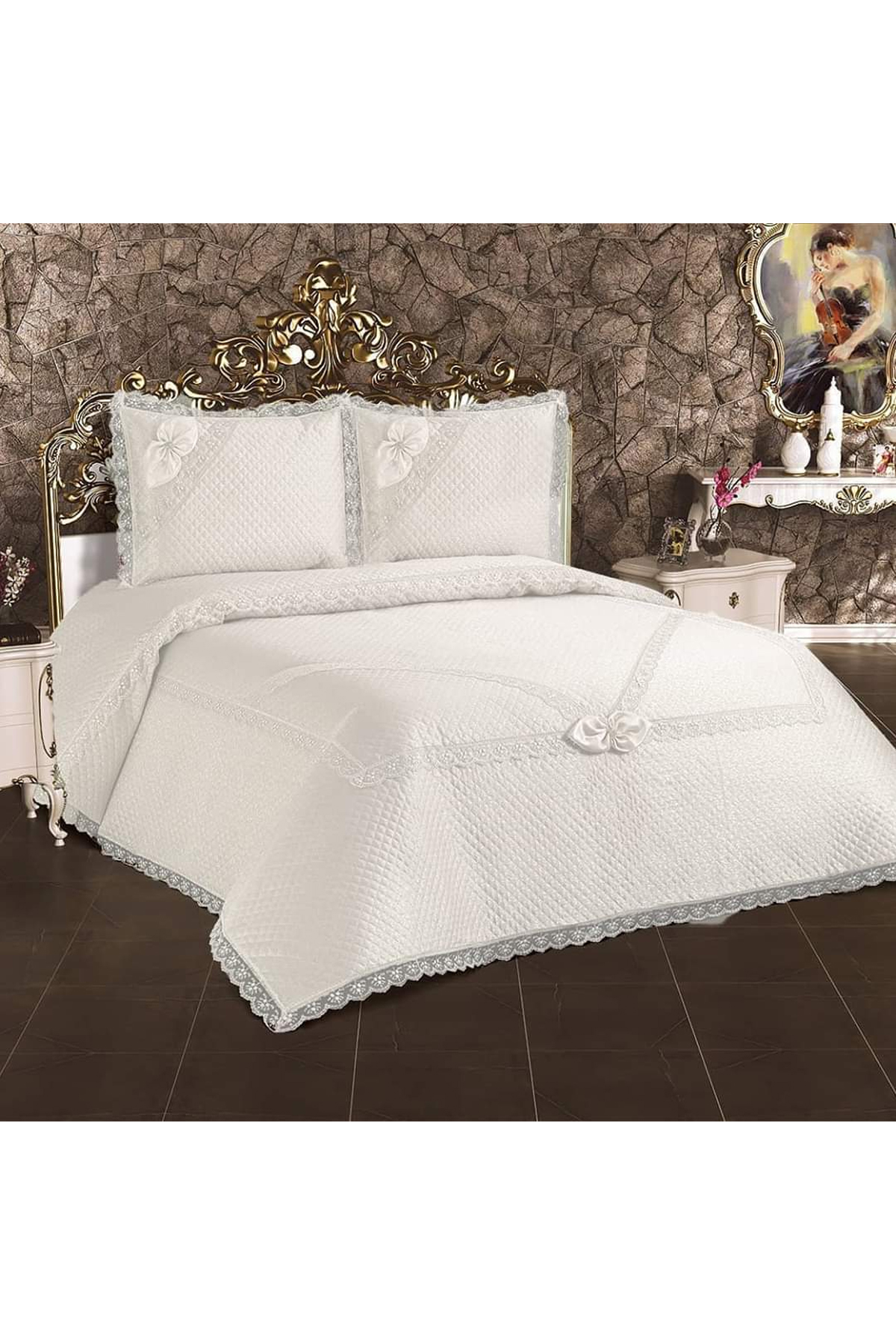 Picture of Gelincik Kapitoneli Fransız Güpürlü Yatak Örtüsü Krem