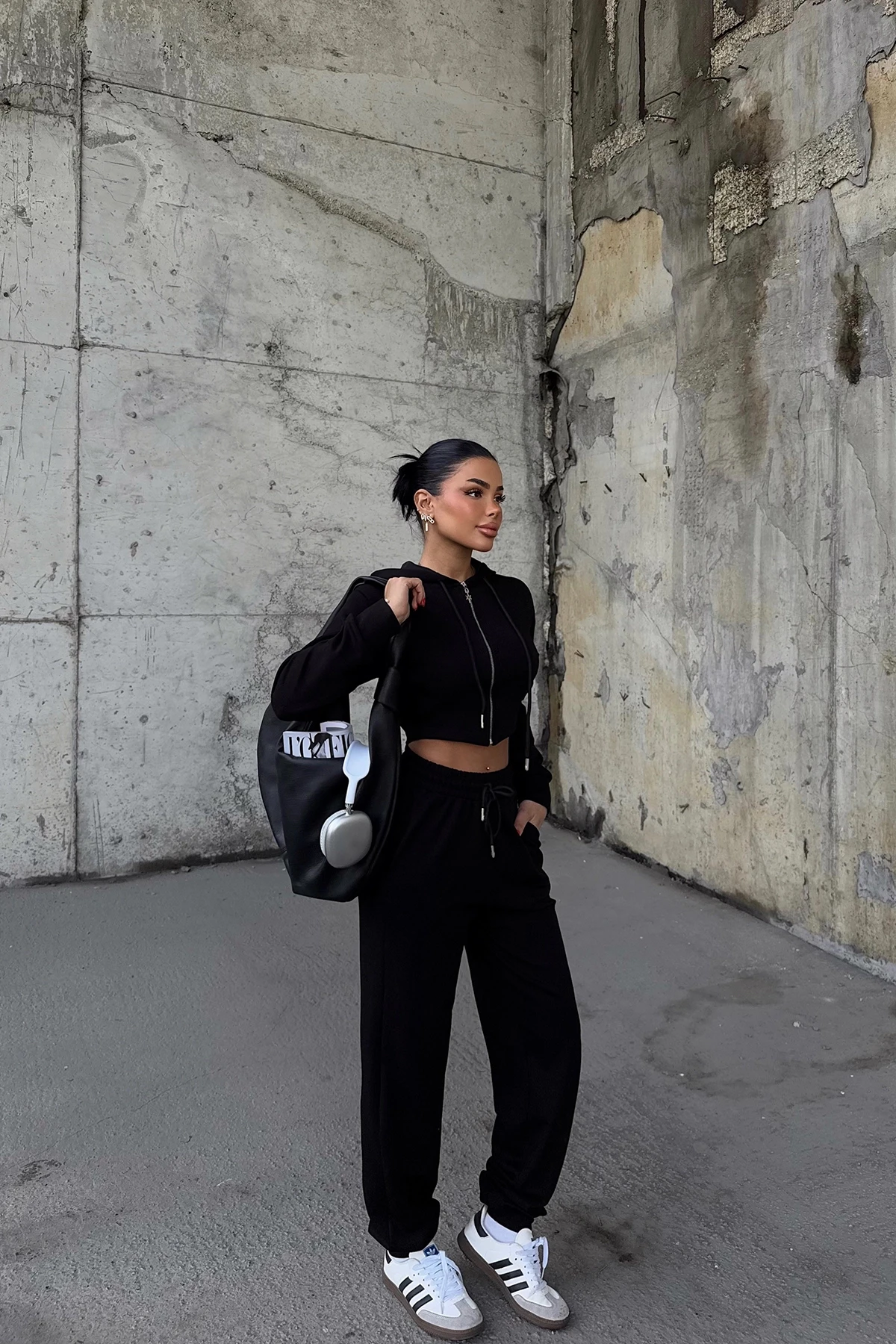 Picture of Black Hooded Set