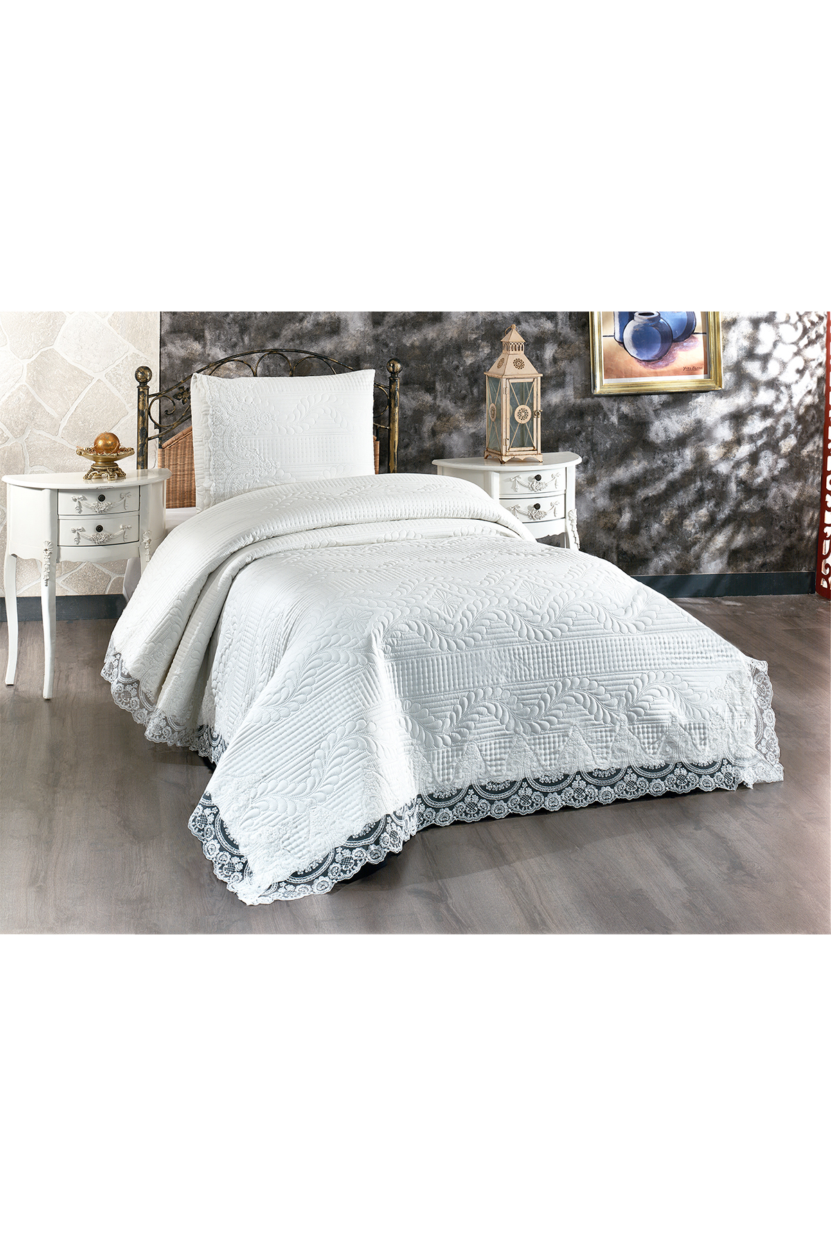 Picture of Simirna Dantelli Kapitoneli Tek Kişilik Yatak Örtüsü Krem