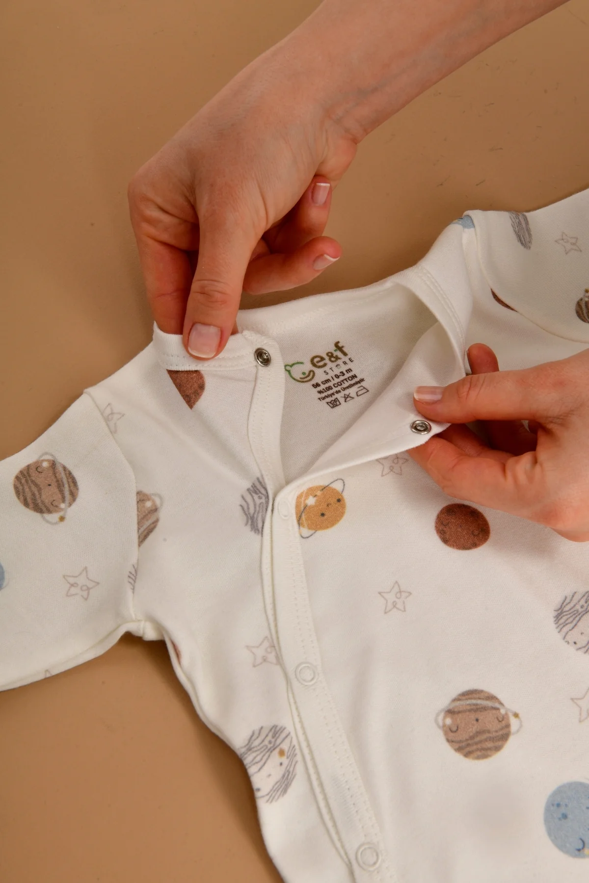 Picture of Kendinden Eldivenli Patikli Yenidoğan Tulum - Doğal Pamuklu- Gezegen Desenli