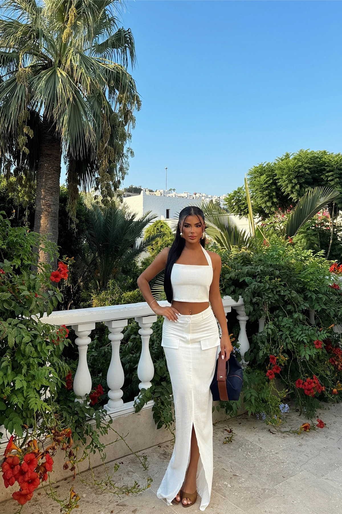 Picture of White Skirt Suit