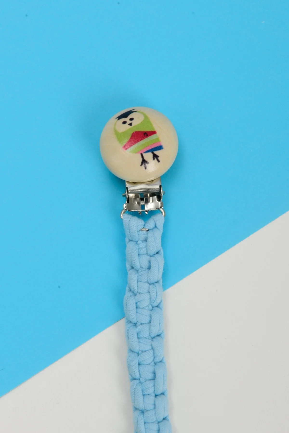 Picture of El Örmesi Doğal Ahşap Emzik Askısı - Baykuş - Mavi