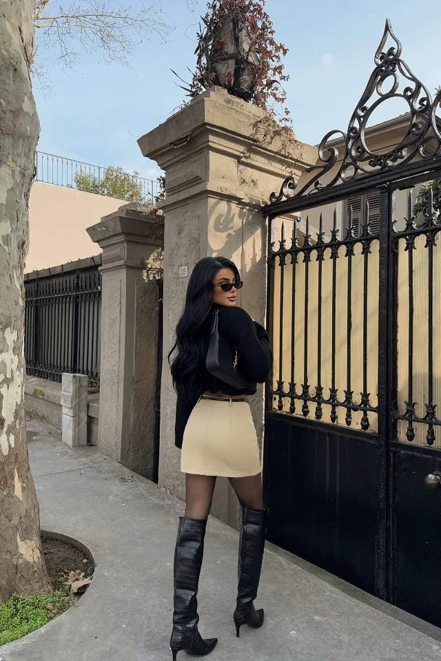 Picture of Cream Pocket Detail Belted Skirt