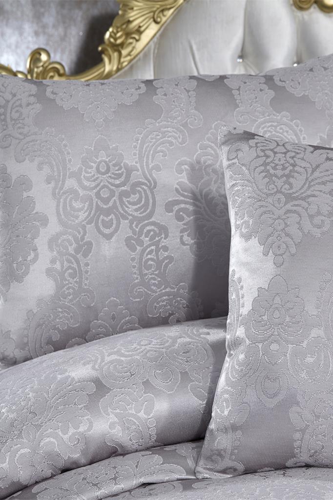 Picture of Toprak Jakarlı Şönil Yatak Örtüsü Gri