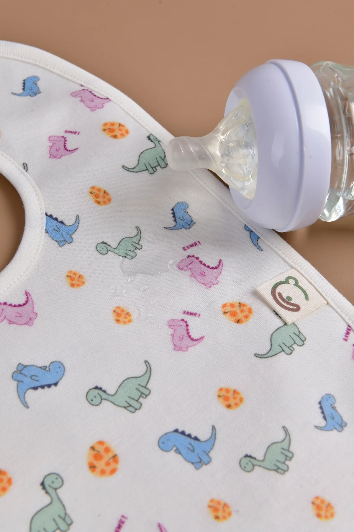 Picture of Sıvı Geçirmez  Mama Önlüğü - Dinazor Desenli