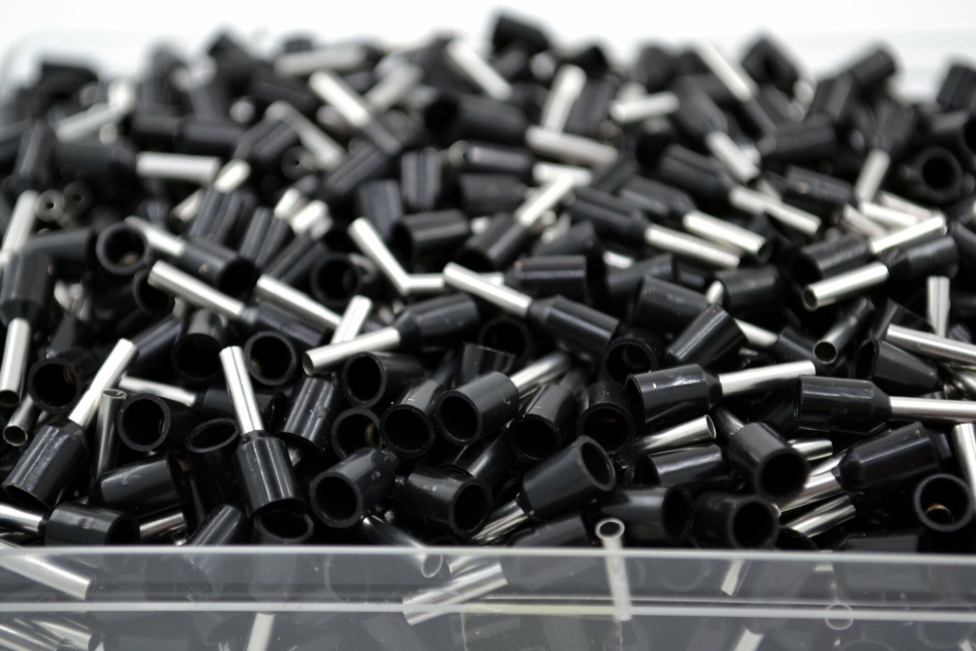 Picture of 1000 Adet 1,50mm² Kablo Yüksüğü Bakır Siyah Yüksük MT-KY15