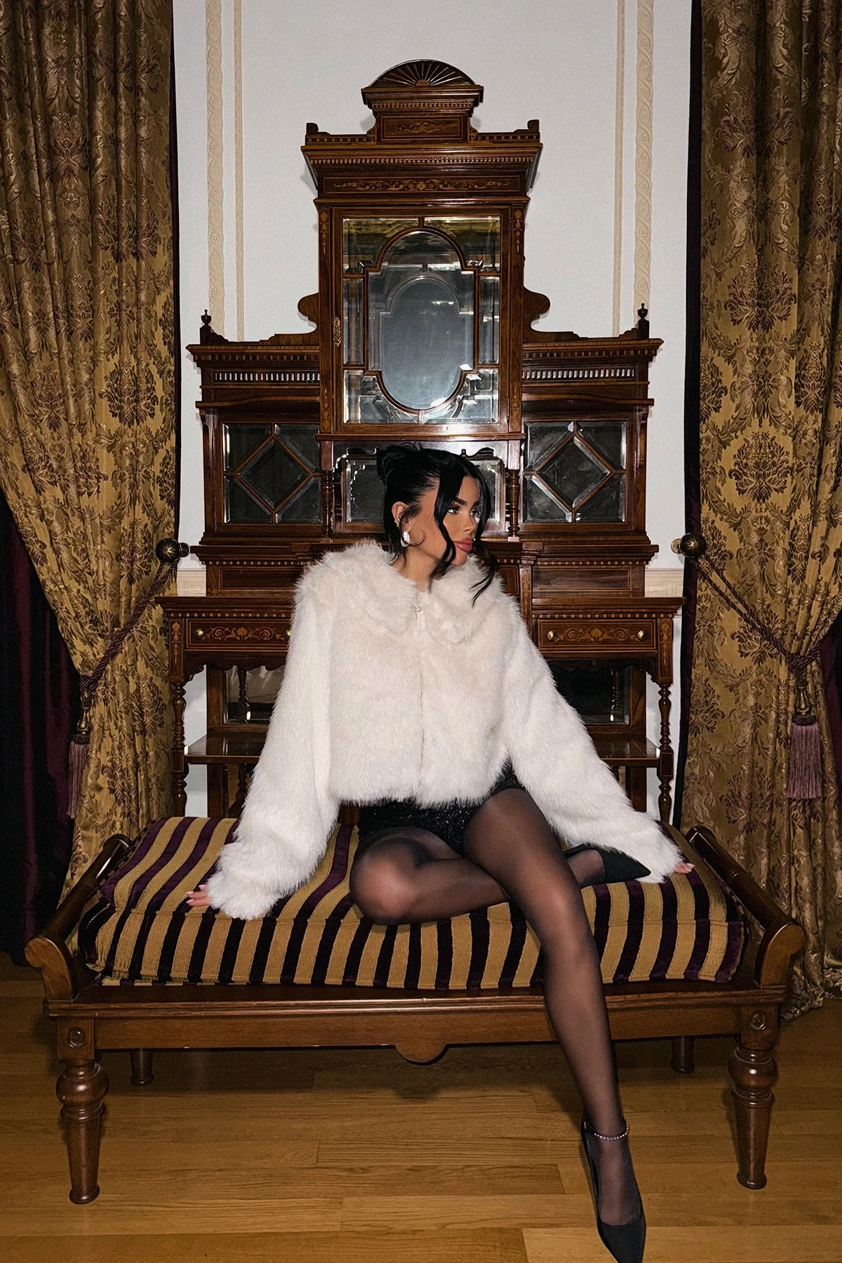 Picture of White Fausta Fur