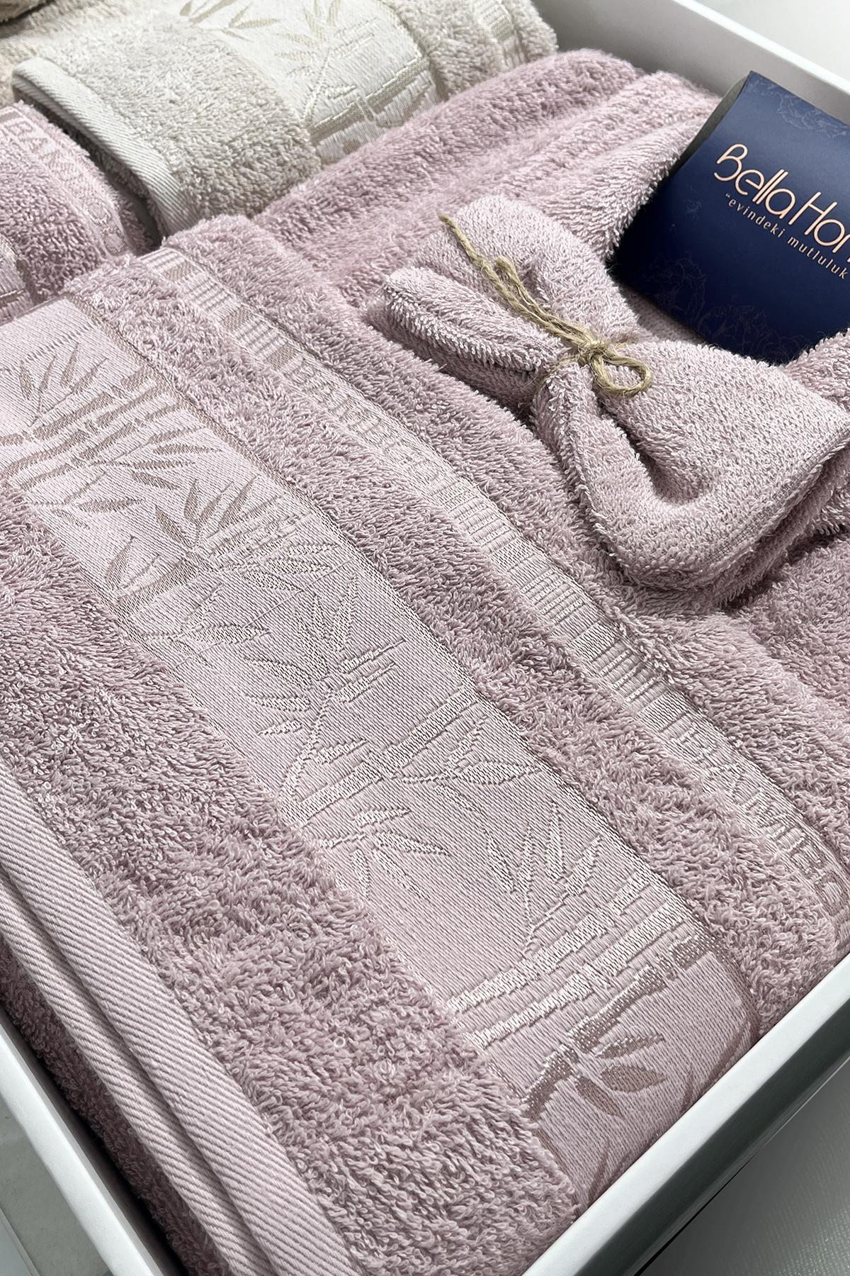 Picture of Elmas Bambu 10 Parça Aile Bornoz Takımı Bej Mürdüm