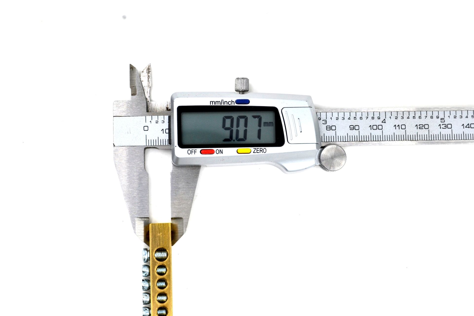 Picture of Pirinç Topraklama Klemensi Nötr 15 Delikli Şase