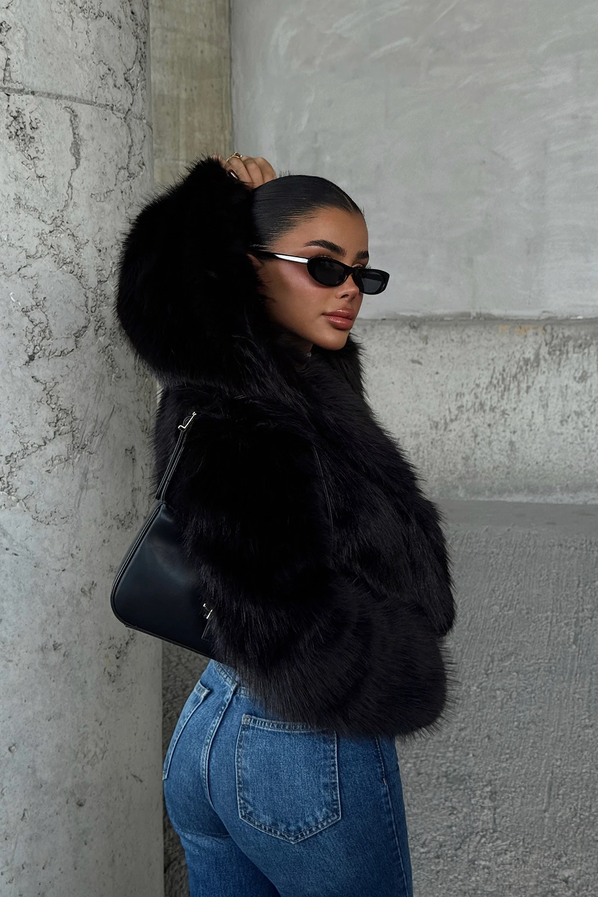 Picture of Black Hooded Fur