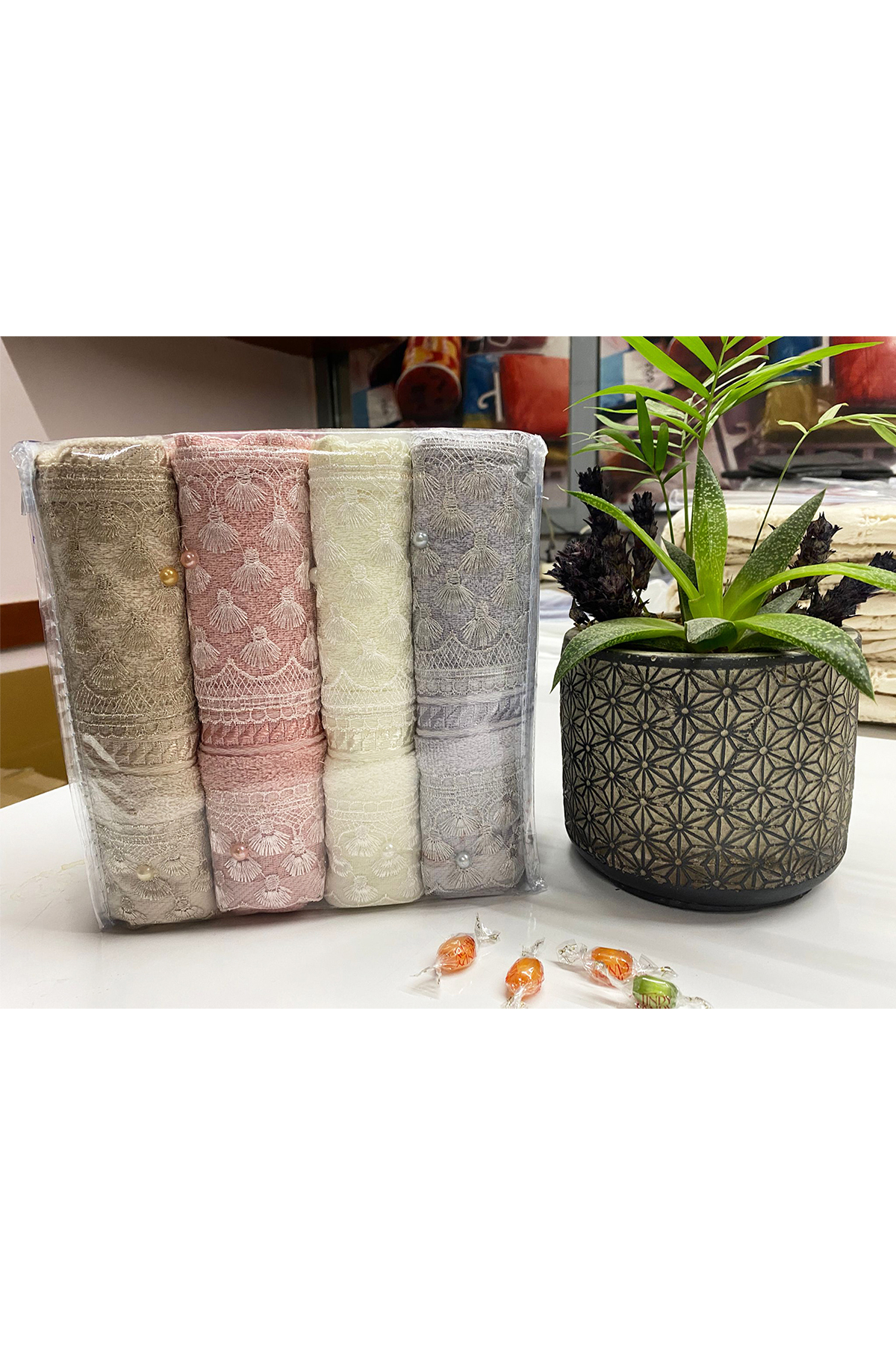 Picture of Derska 4lü Dantelli Çeyizlik Havlu Takımı