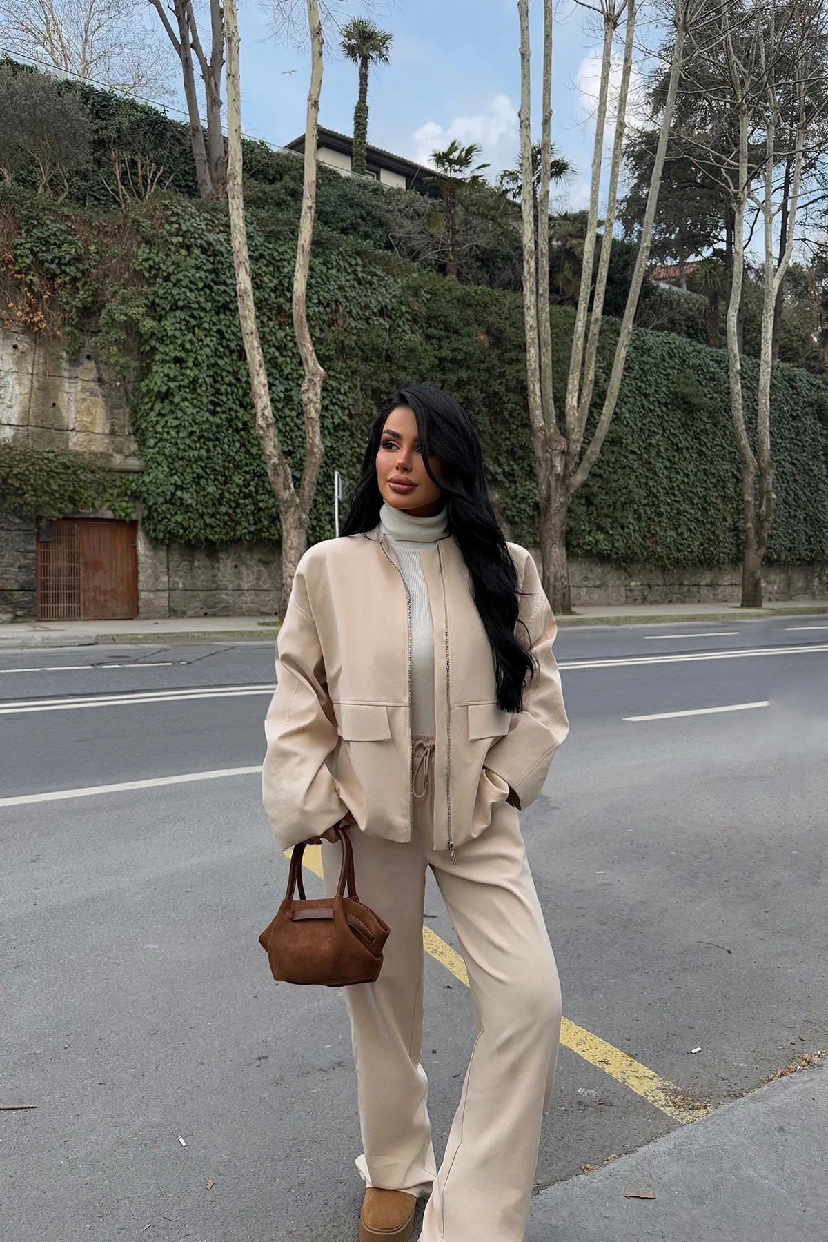 Picture of Cream Pocket Detail Trousers Suit