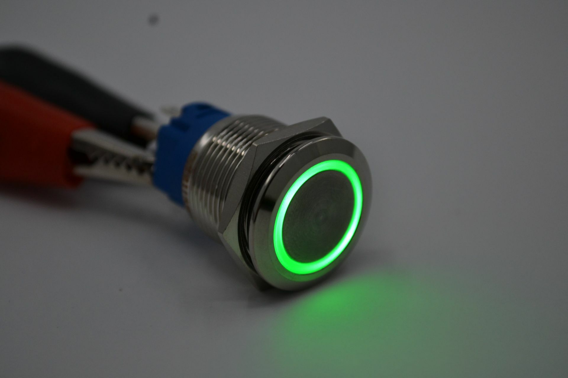 Picture of 19mm Yaylı Metal Buton Yeşil Işıklı 1NO/1NC Anahtar 12V 24V MT-ANY24