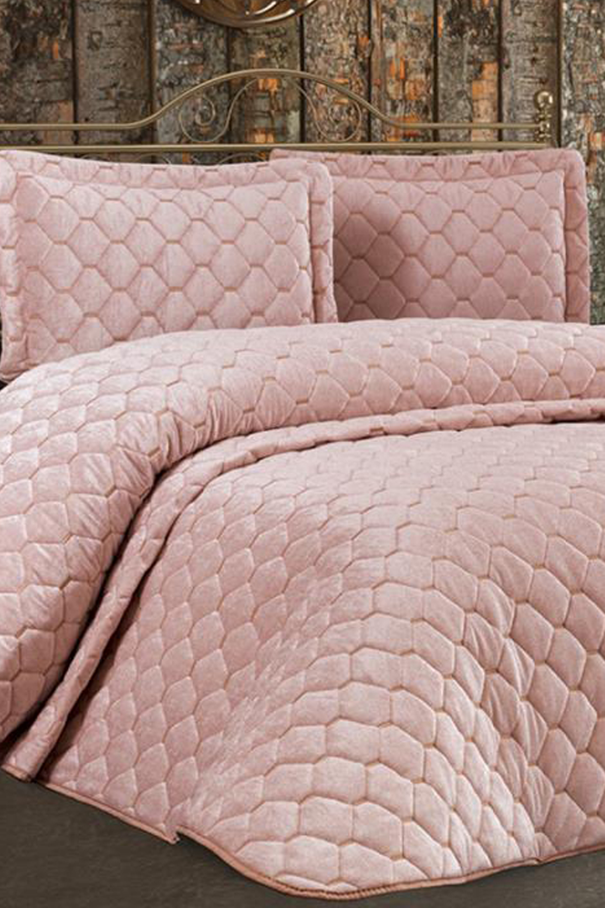 Picture of Lima Kadife Dolgulu Çift Kişilik Yatak Örtüsü Pudra