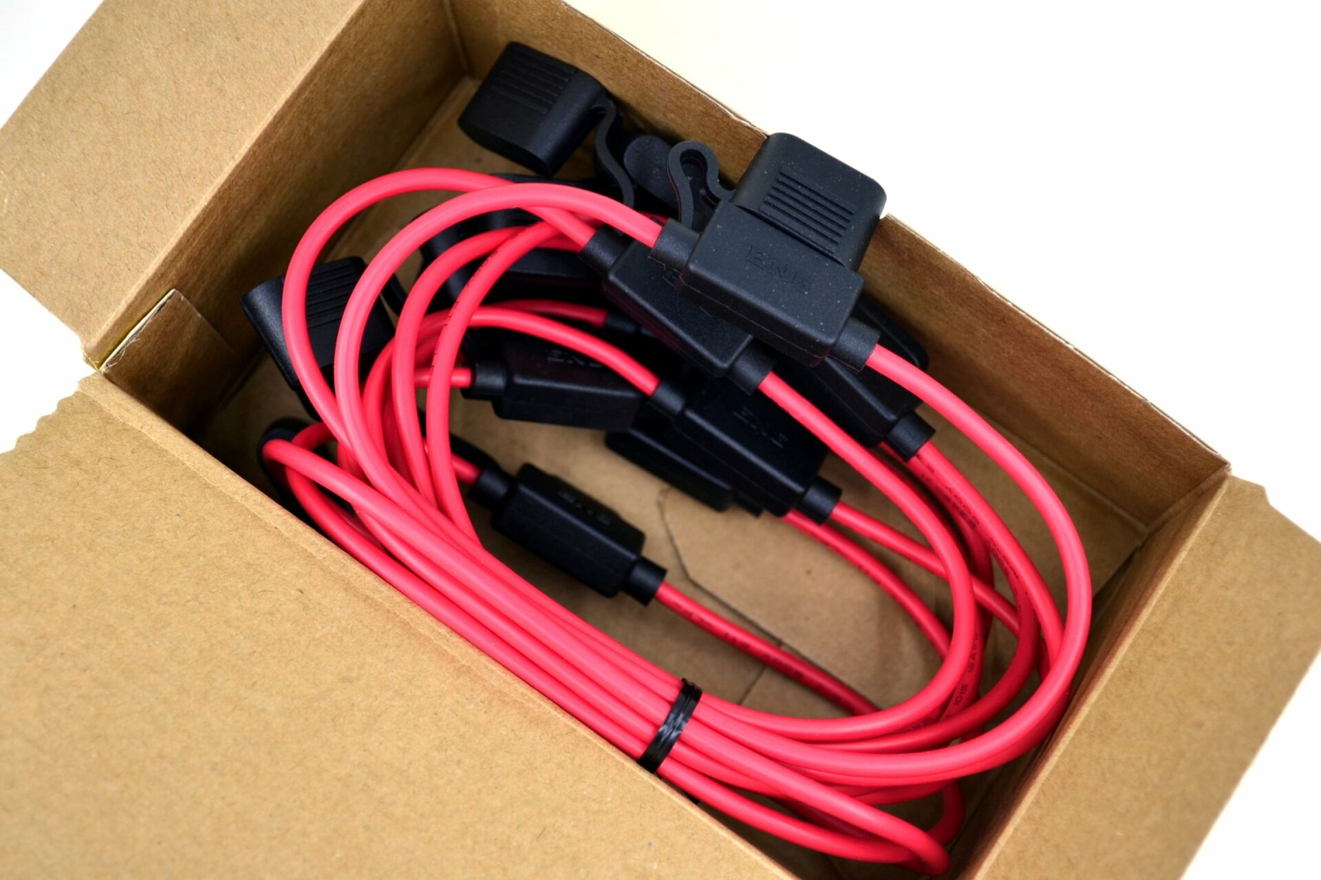 Picture of 10 Adet Bıçak Sigorta Yuvası 3mm² Kablolu Sıvı Muhafaza Kapaklı Kutu