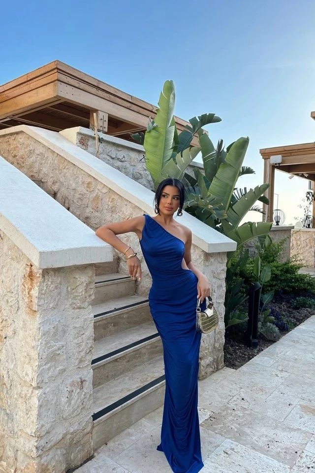 Picture of Sax Antonella Dress With Low-cut Back And Accessories