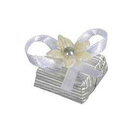 Picture of GIANDUJA FILLED MILK CHOCOLATE SILVER 2Kg