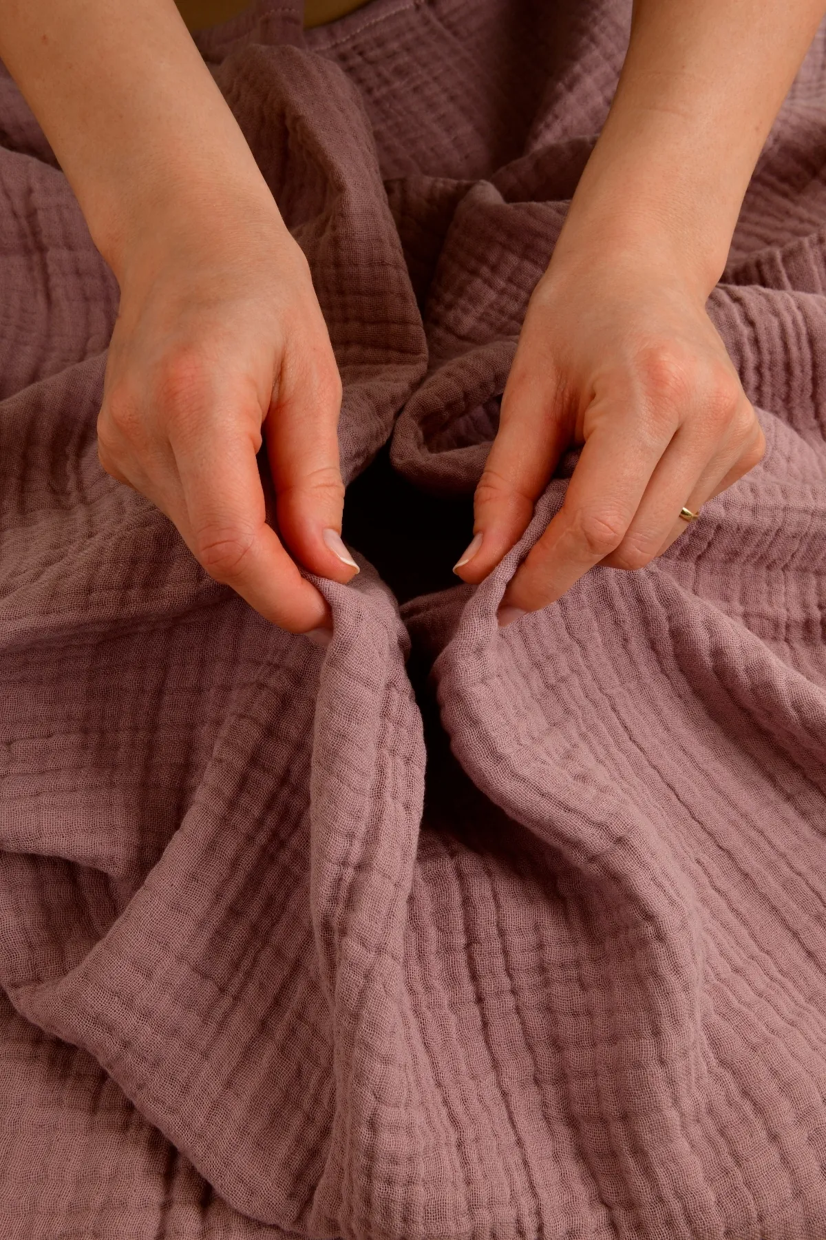 Picture of İkinci Şans - 4 Katlı Organik Müslin Bebek Battaniyesi - Gül Kurusu