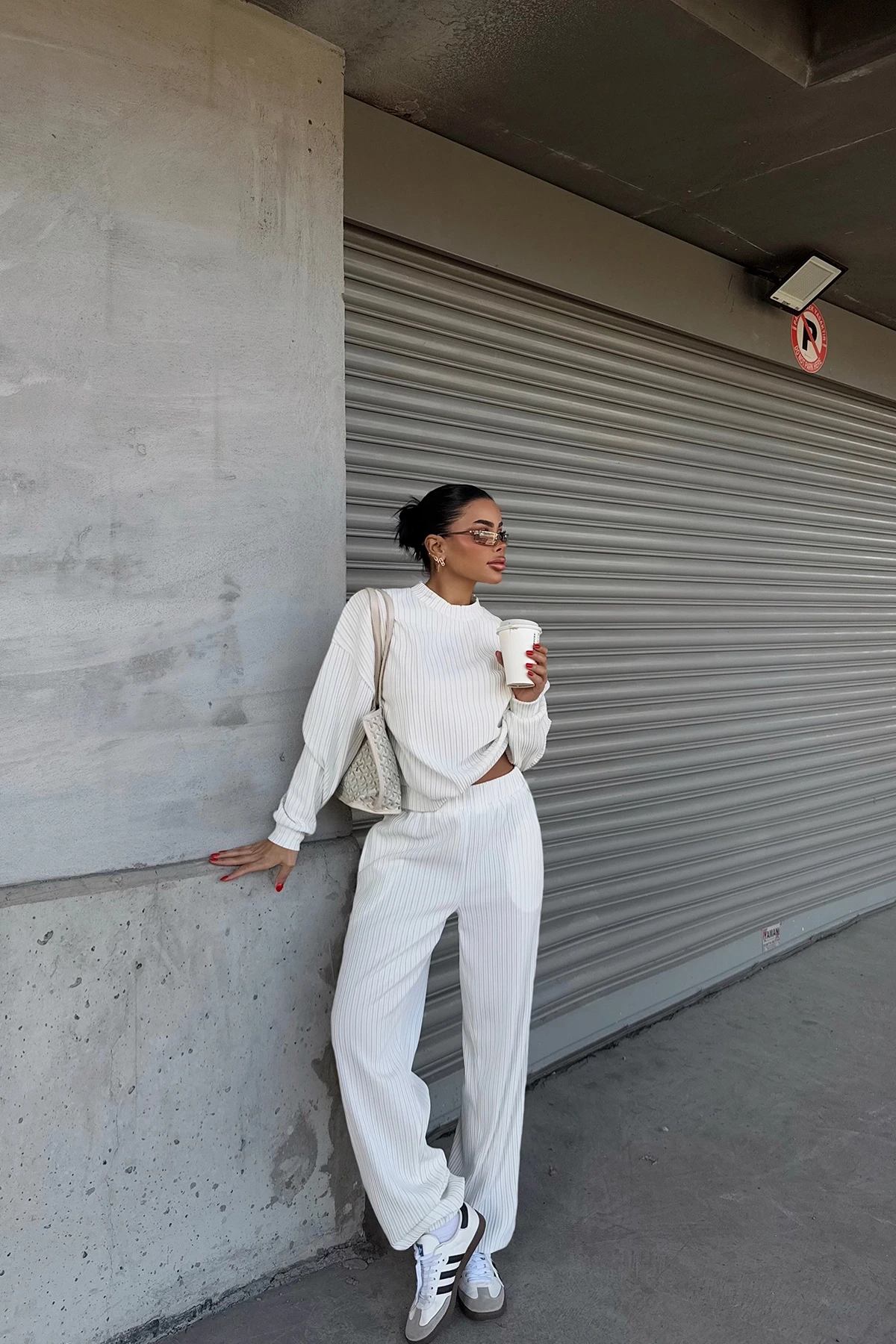 Picture of White Albinia Set