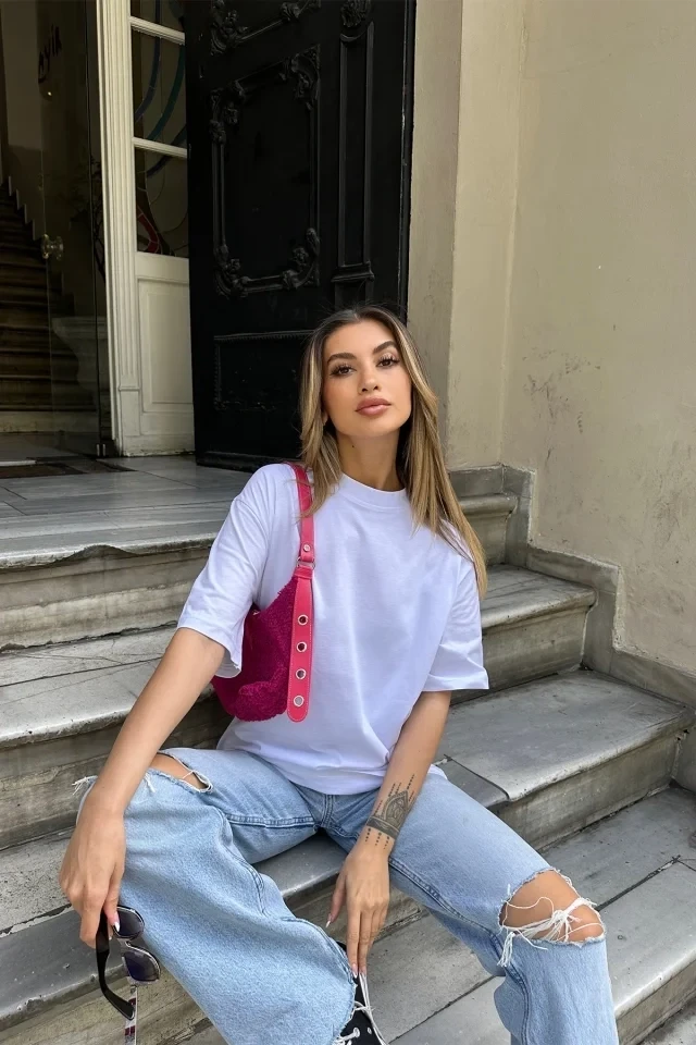 Picture of White Basic T-Shirt