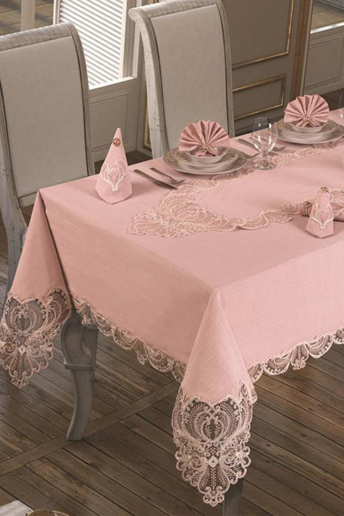Picture of Fransız Güpürlü Yasemin Kadife Tek Masa Örtüsü Pudra