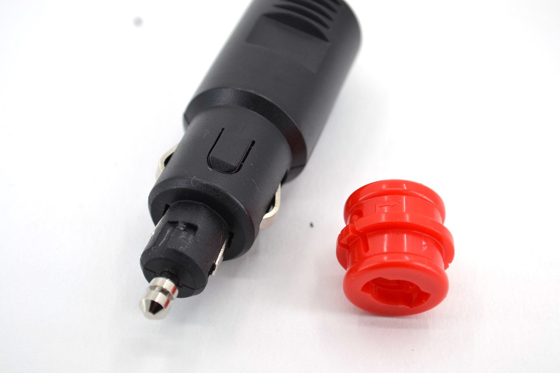 Picture of Çakmak Fişi Erkek Soket Karavan Tekne Traktör Dın Aparatlı 12V MT-73