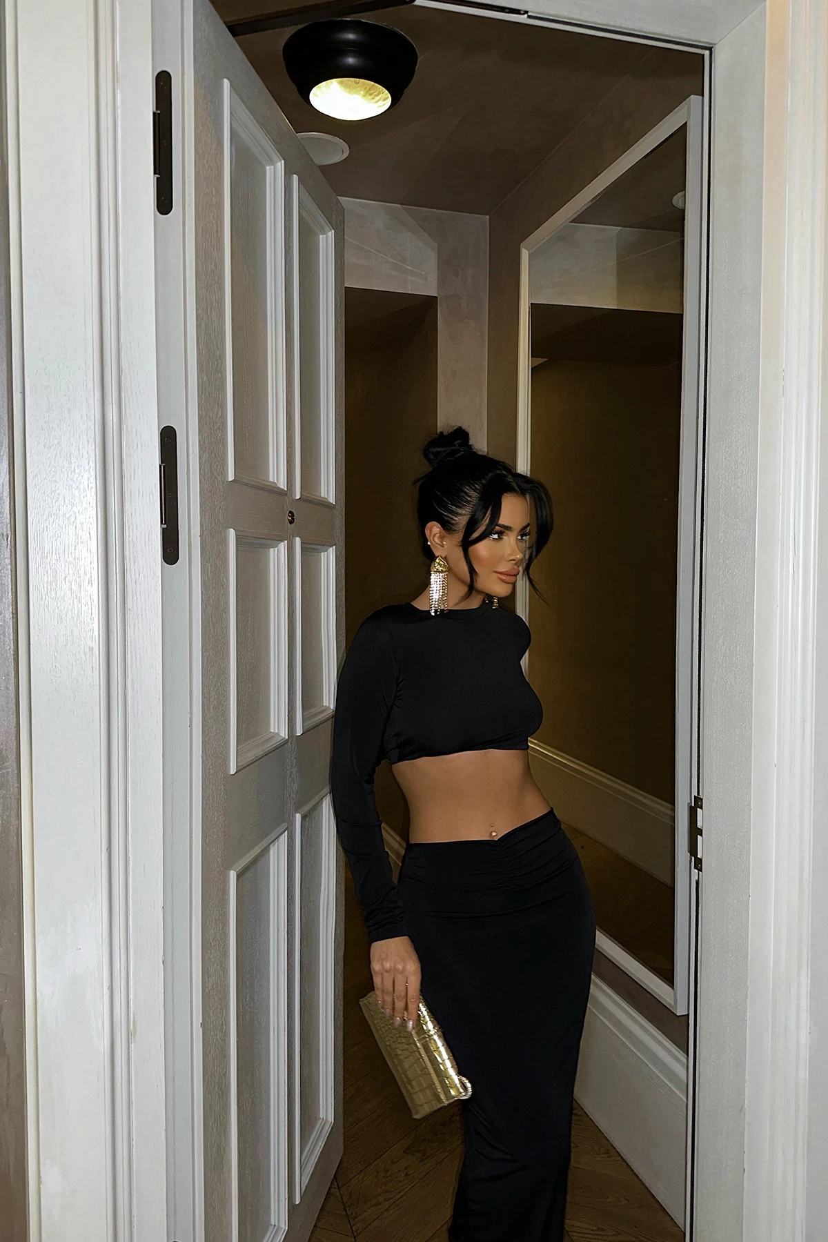 Picture of Black Back Detailed Skirt Suit