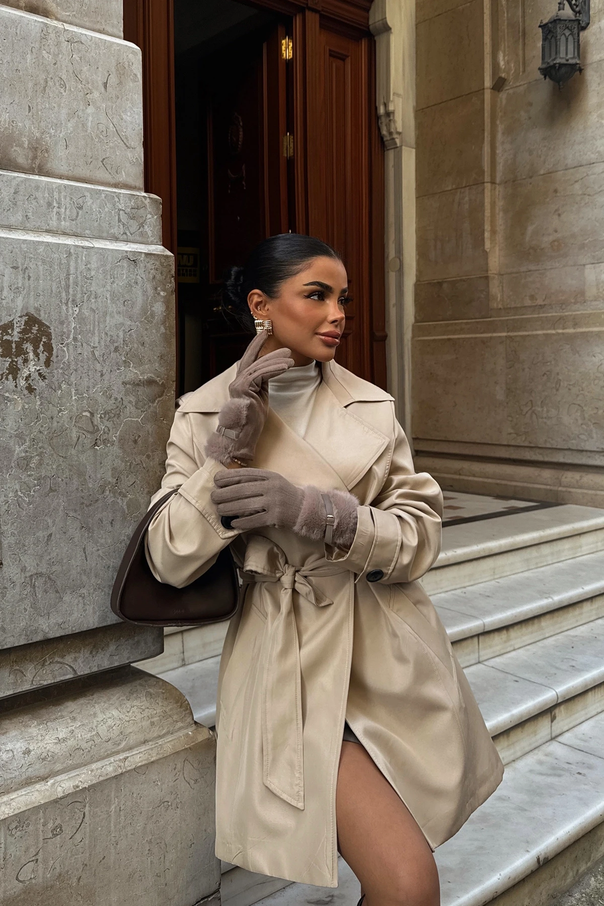 Picture of Cream Fur Belted Gloves