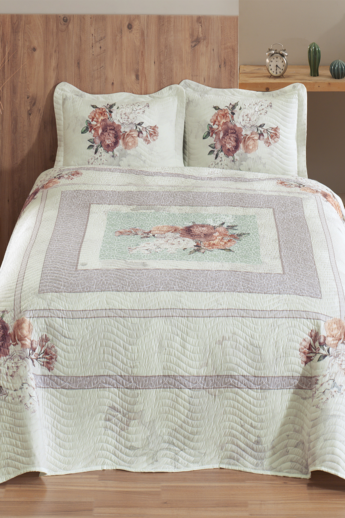 Picture of Lorenza Baskılı Kapitoneli Çift Kişilik Yatak Örtüsü Somon