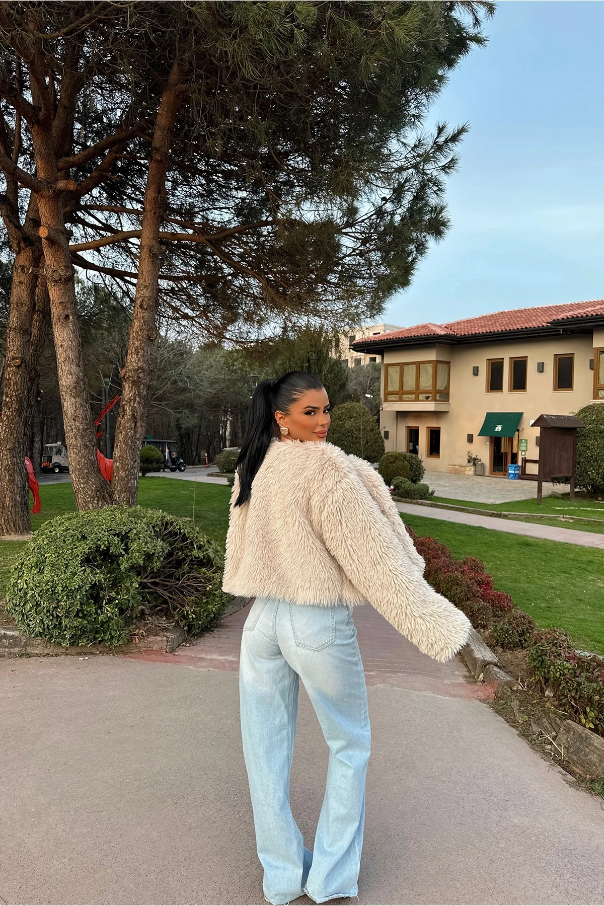 Picture of Cream Ruby Short Fur