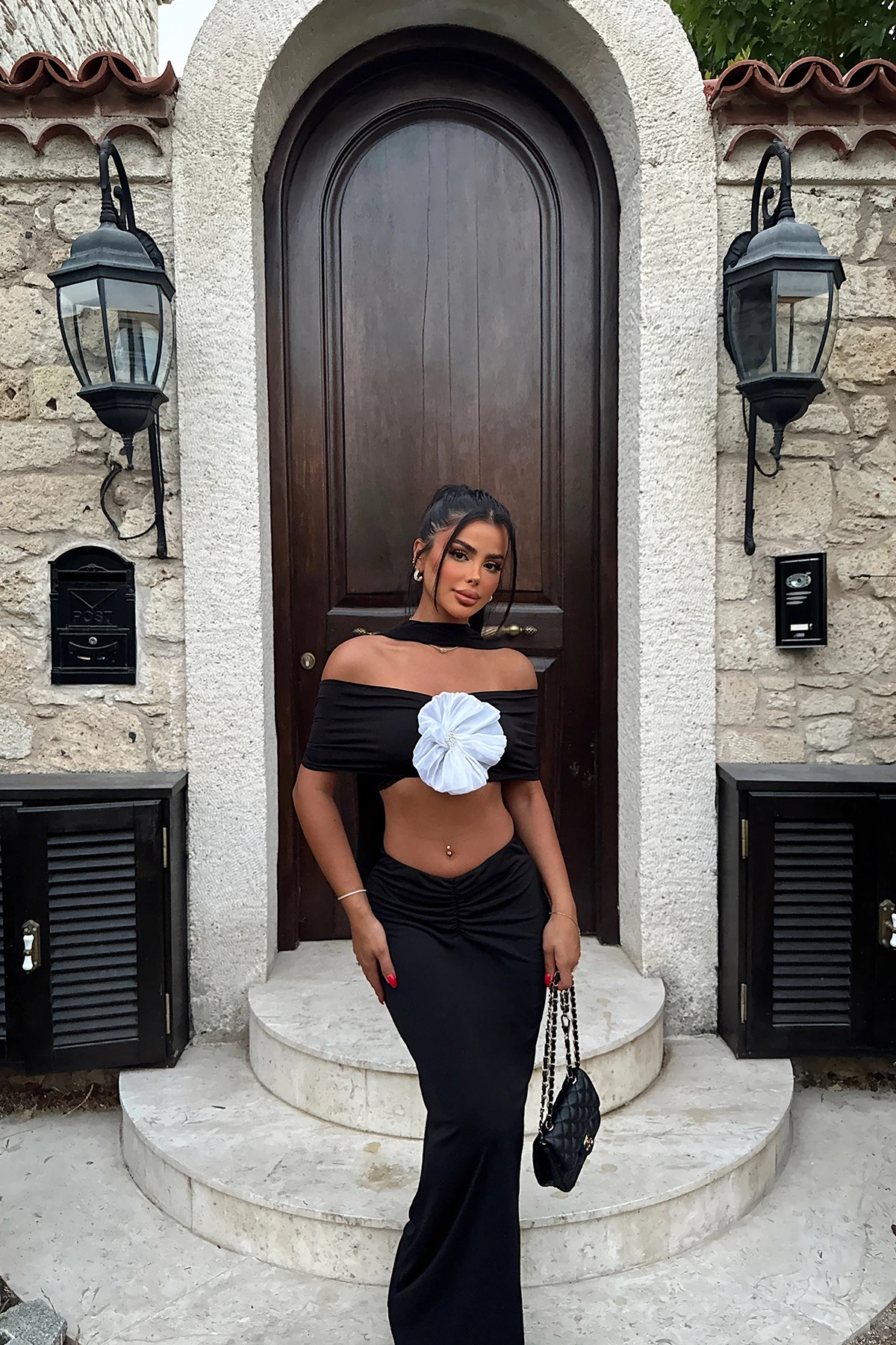 Picture of Black Skirt Suit