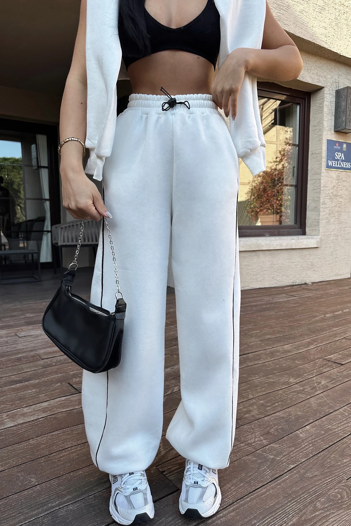 Picture of White Basic Sweatpants