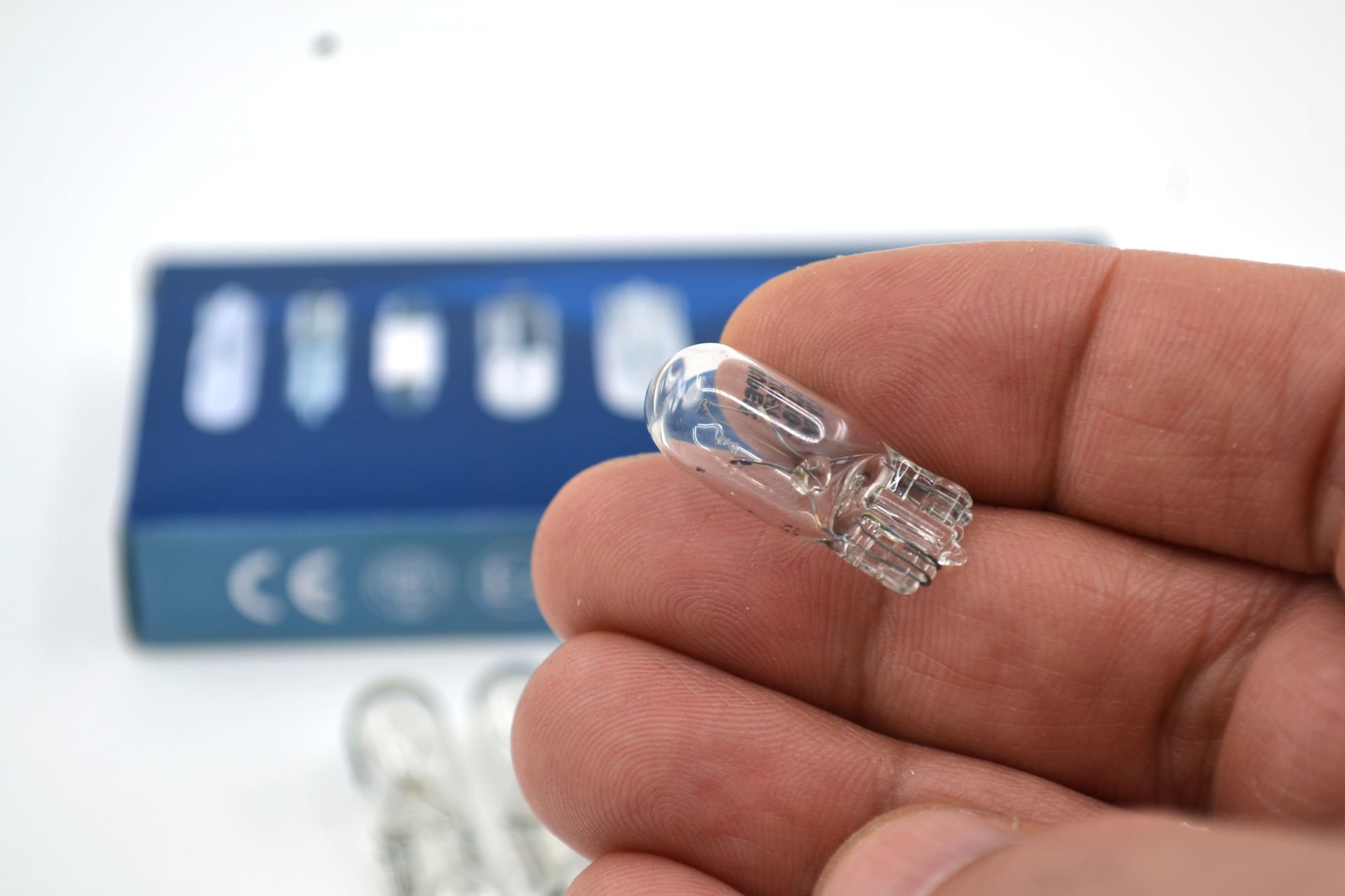 Picture of 12V 5W Dipsiz Standart T10 Ampul 10 Adet