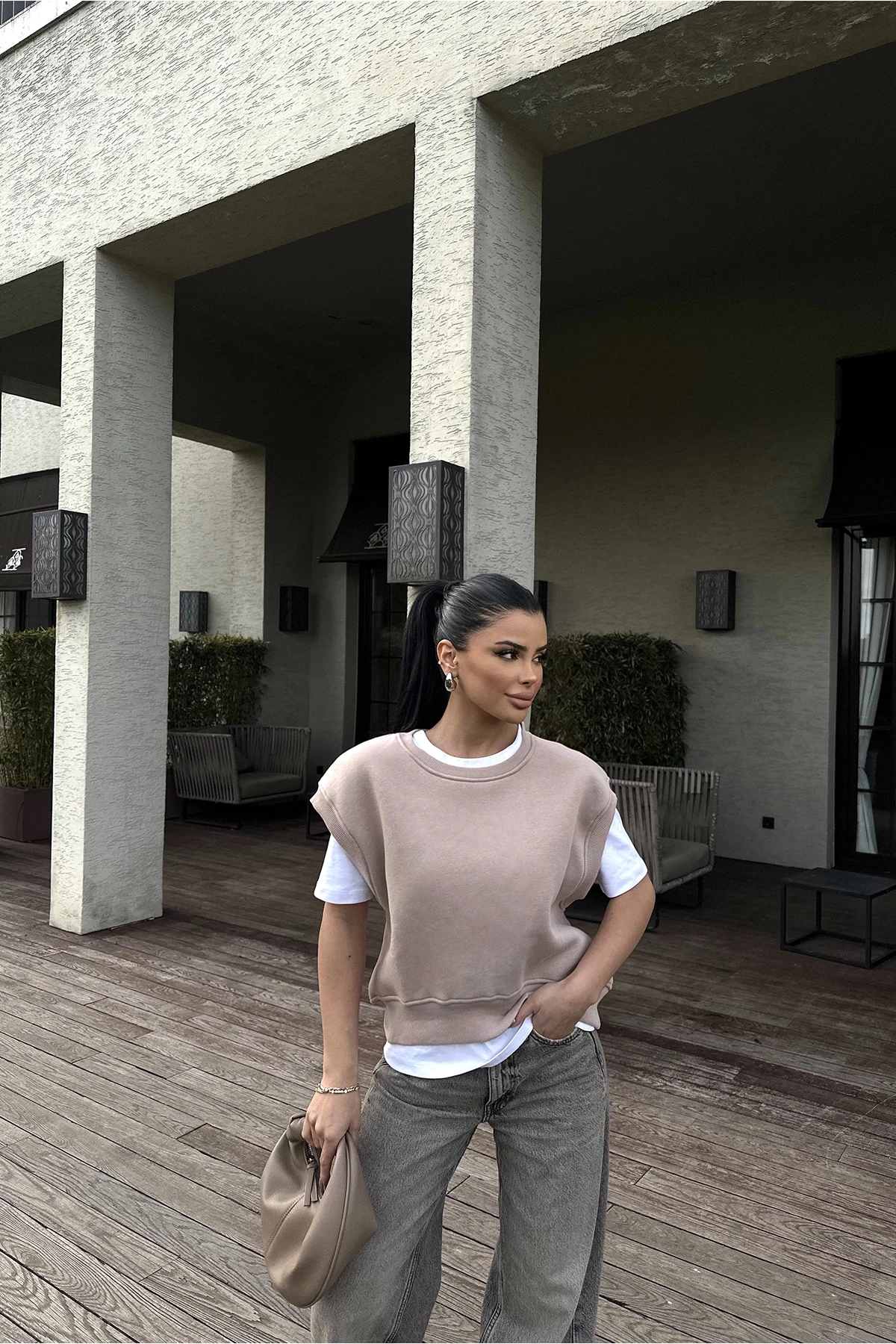 Picture of Beige Alice Zero Sleeve Sweat