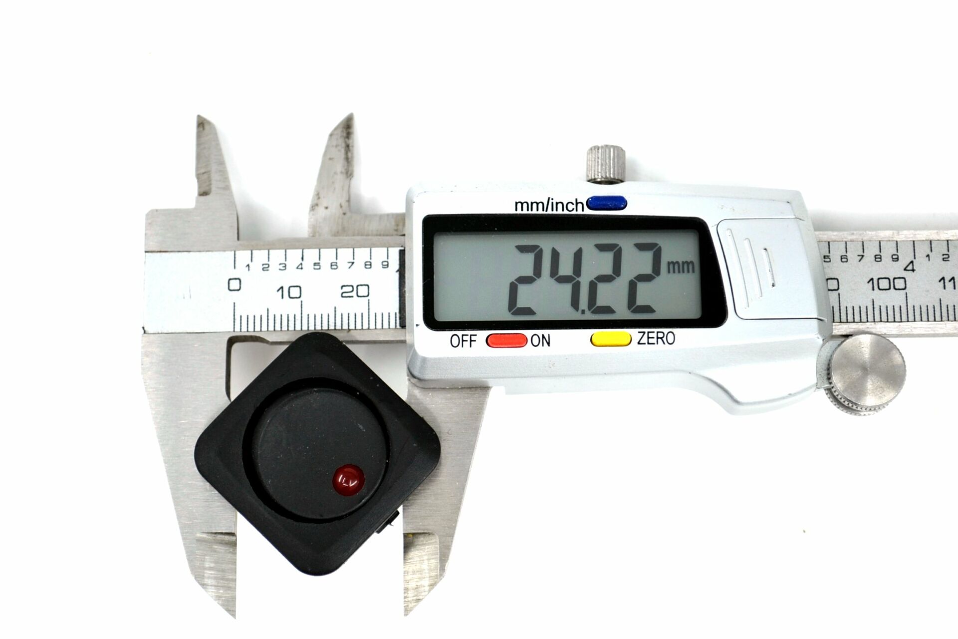 Picture of 1-0 Elektrik Anahtarı Kırmızı Ledli 12V 25A DC Kare Çerçeveli Siyah Plastik MT-ANK29