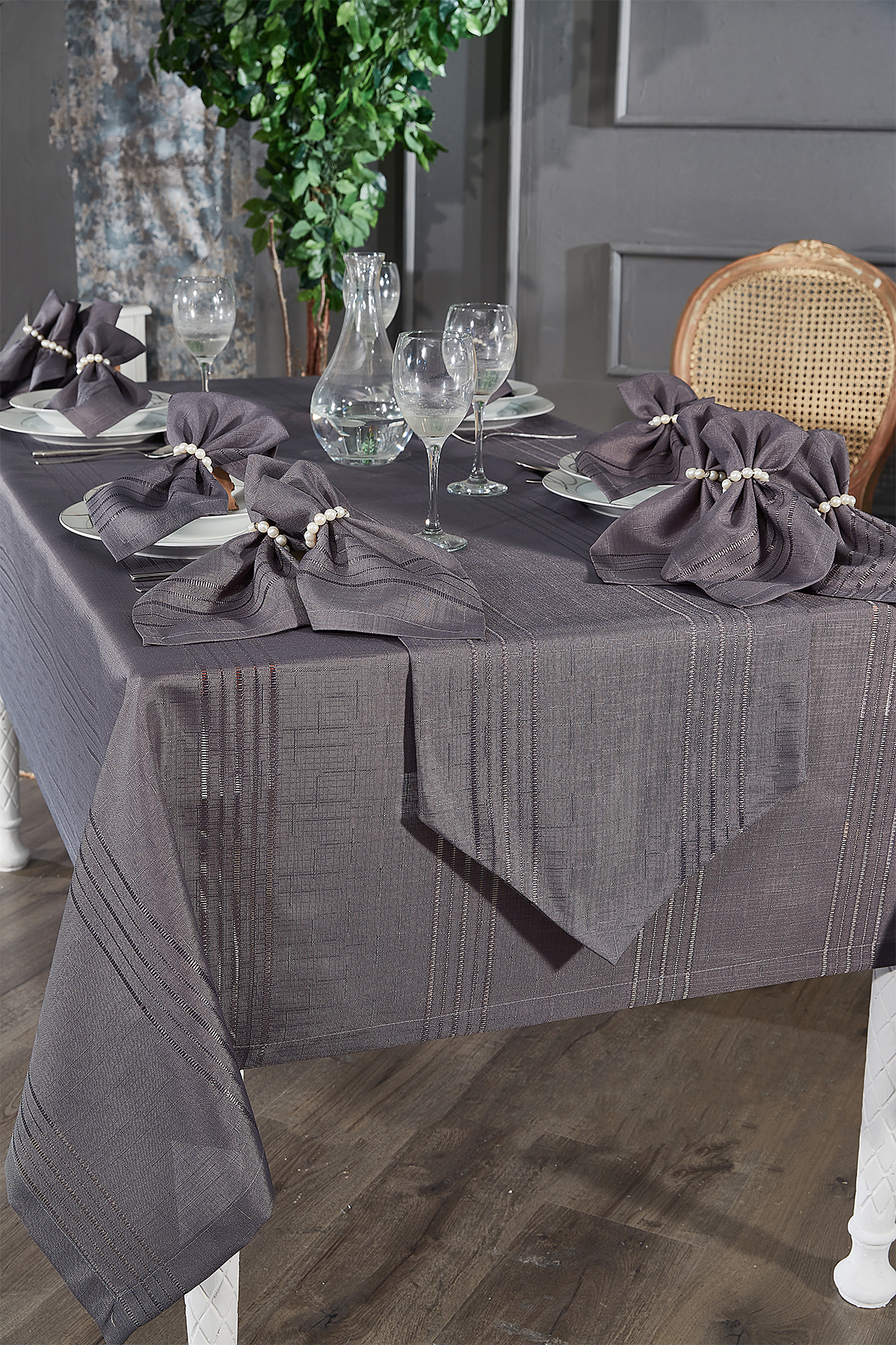Picture of Corvver 26 Parça Dertsiz Masa Örtüsü Takımı Antrasit