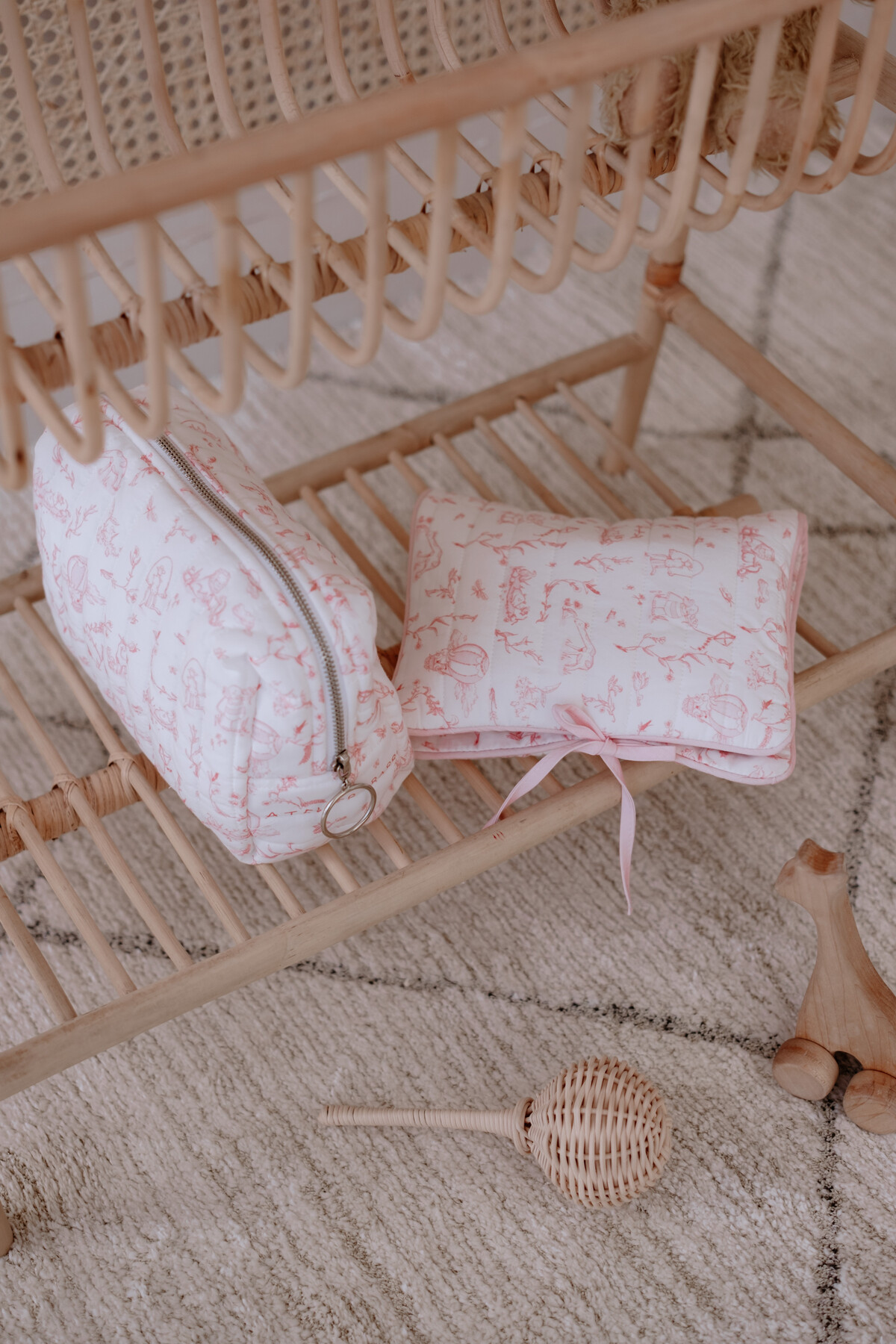 Picture of Bebek Bakım Hediye Seti - Toile De Jouy / Pembe