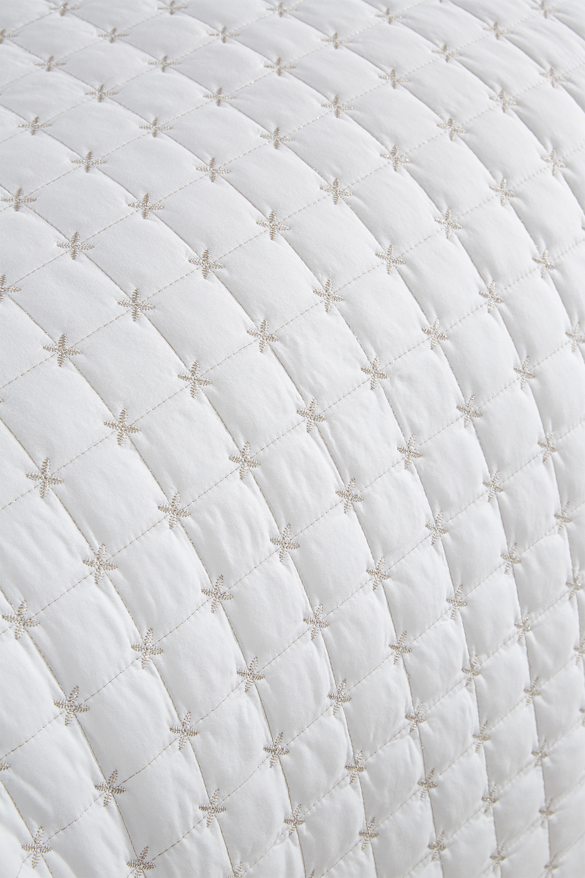 Picture of Yıldız Tek Kişilik Kapitoneli Yatak Örtüsü Krem