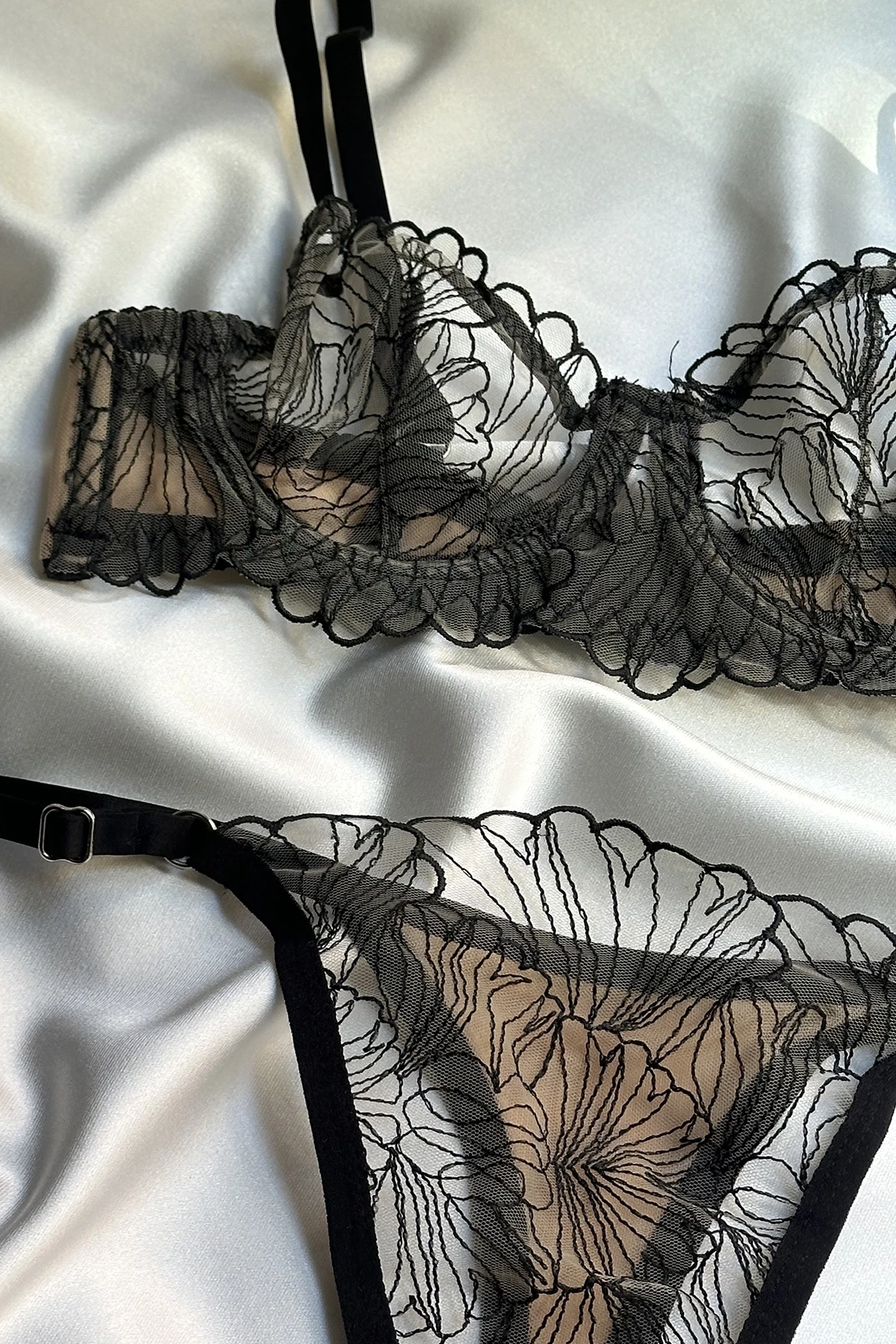 Picture of Cream Lace Detailed Underwear