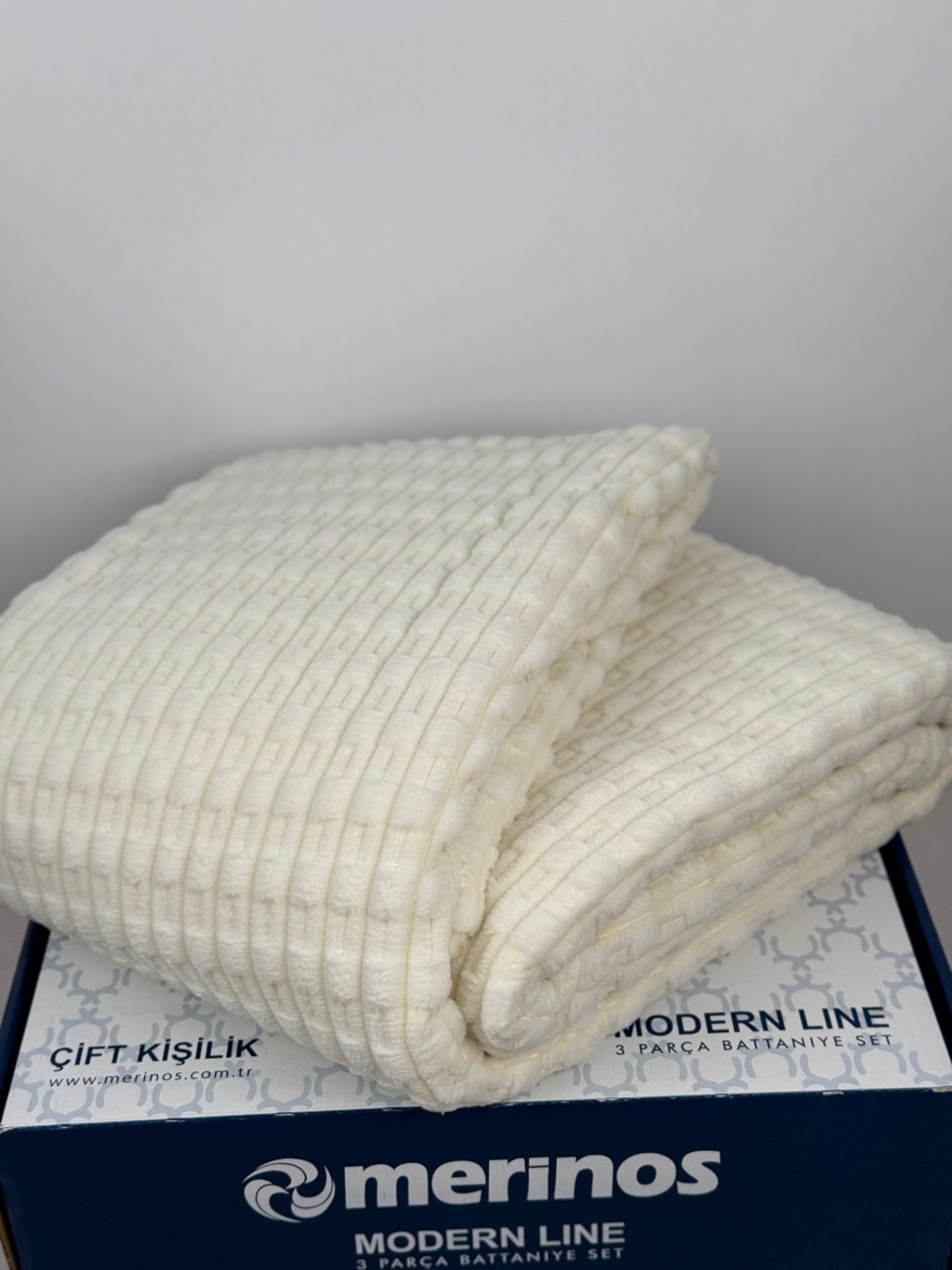 Picture of Merinos Twist Çift Kişilik Battaniye Seti Krem