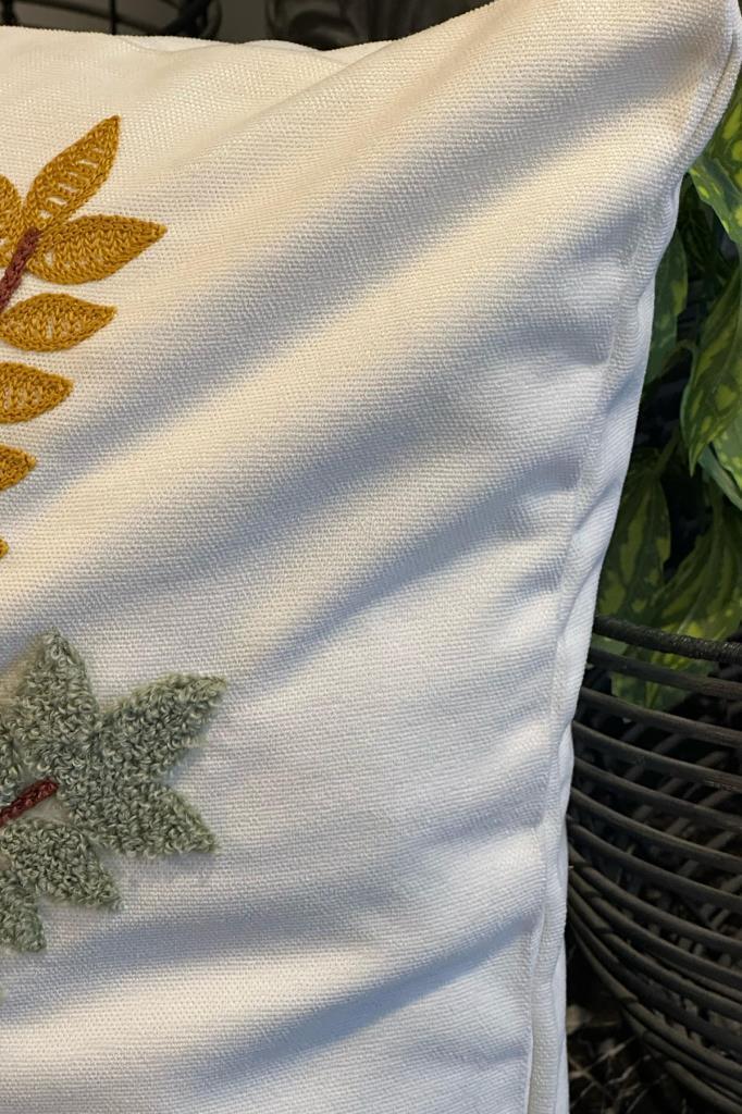 Picture of Delfin Lüx Nakışlı Keten Kırlent Kılıfı 45x45 cm