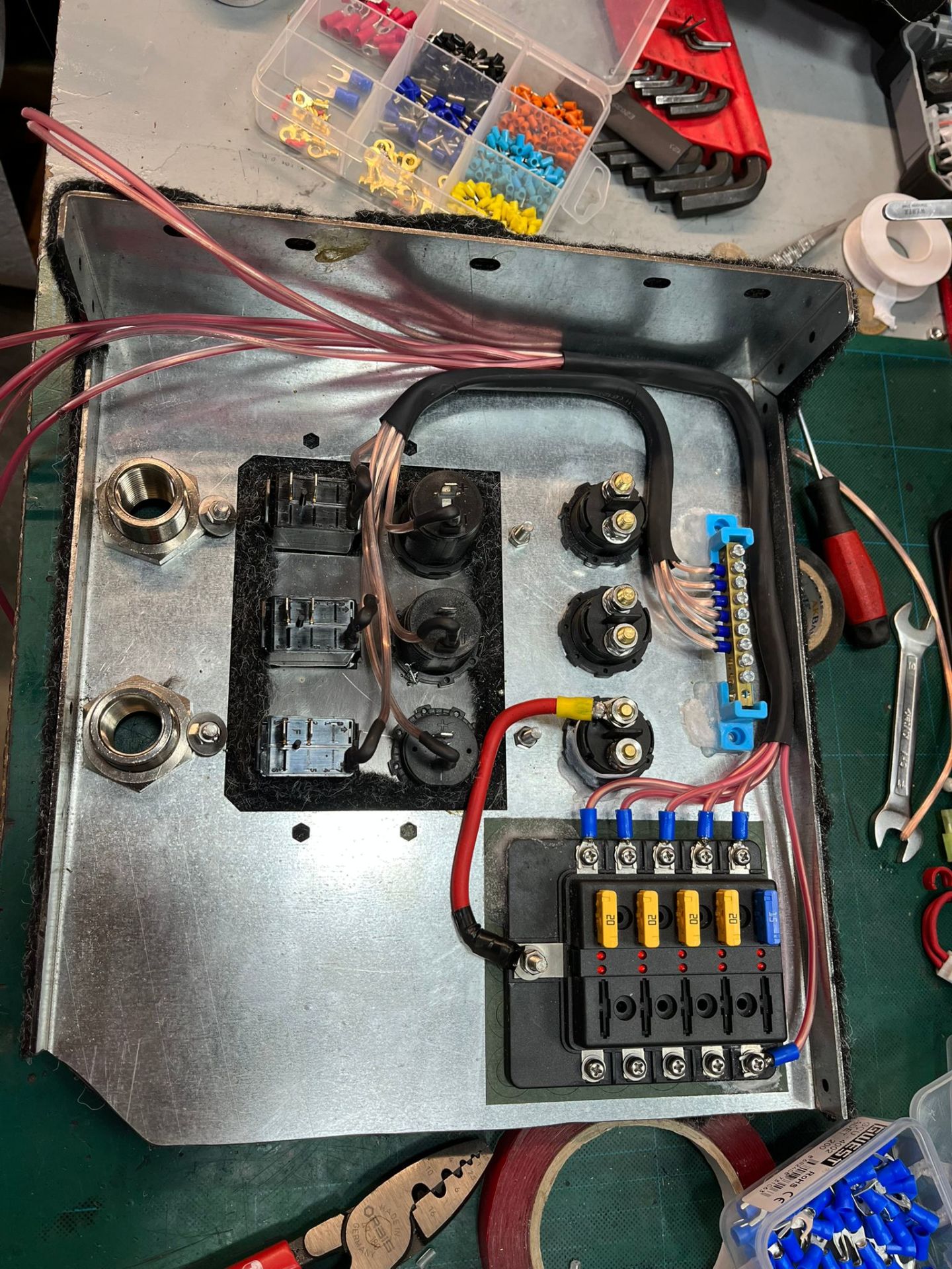 Picture of Bıçak Sigorta Kutusu 10 Port İkaz Ledli