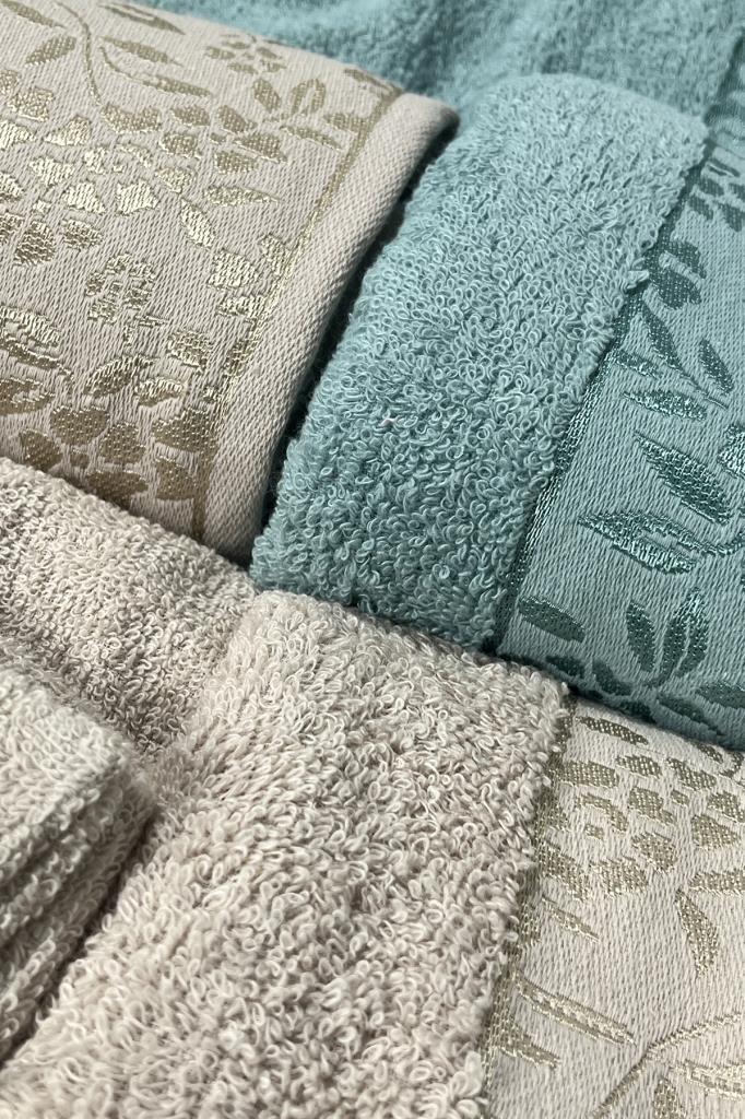 Picture of Platin Jakarlı 10 Parça Aile Bornoz Takımı Bej Mint