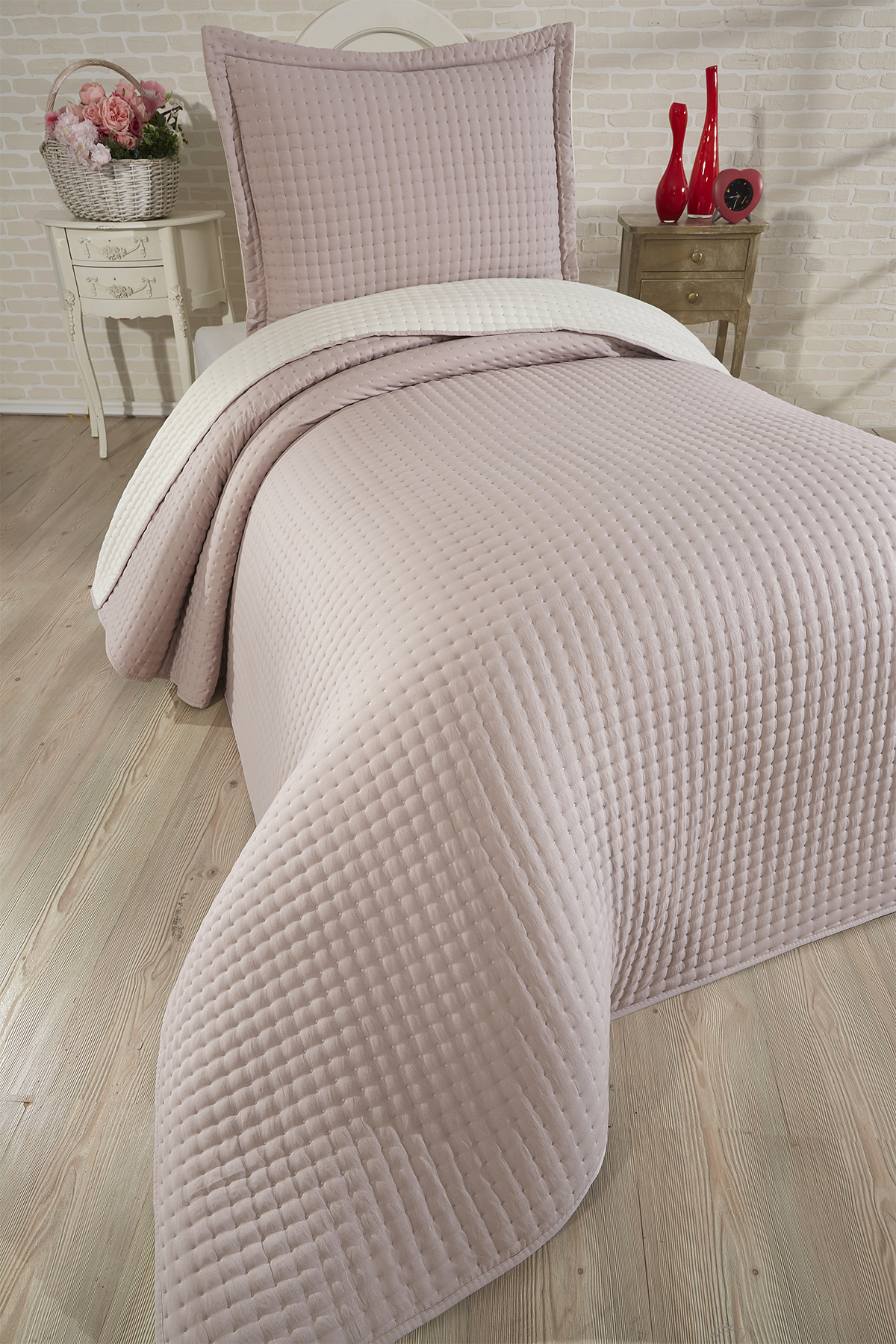 Picture of Elisa Dolgulu Çift Taraflı Tek Kişilik 180x240 Cm Yatak Örtüsü Pudra
