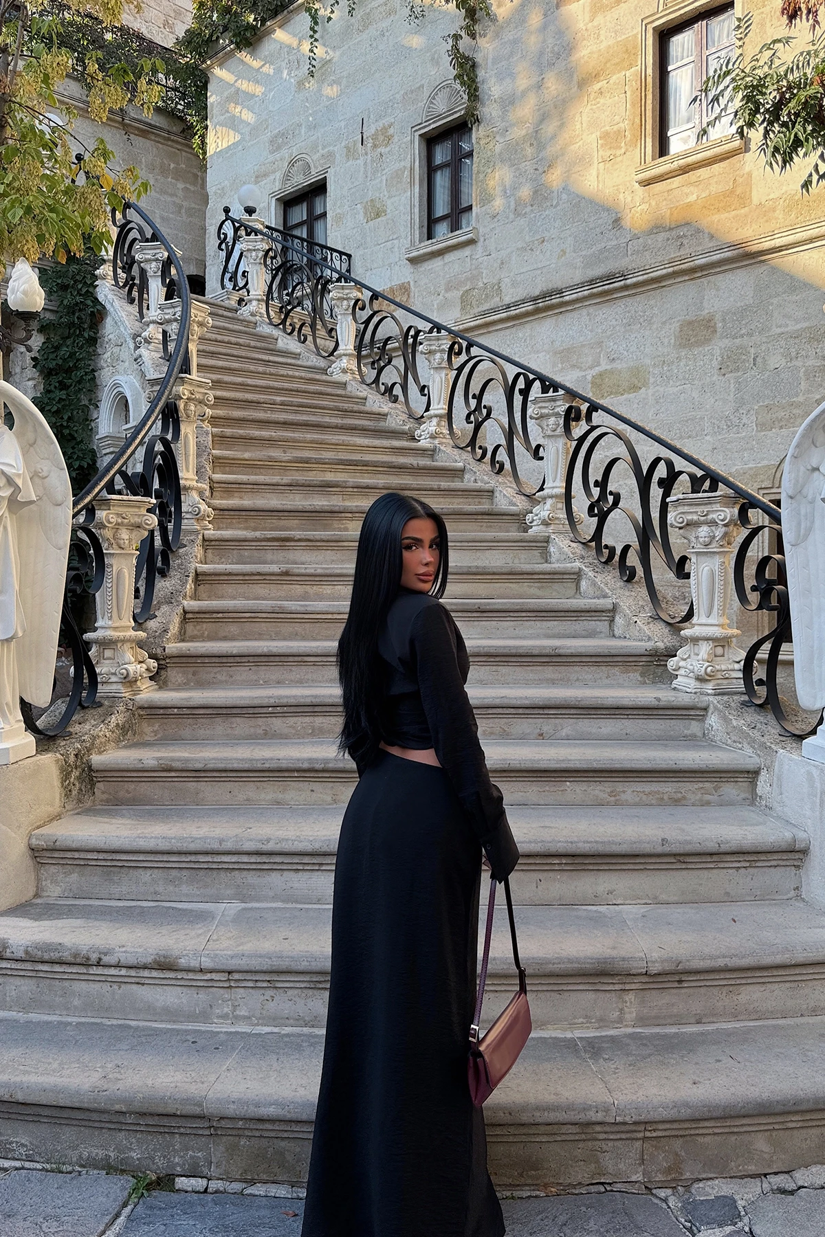 Picture of Black Skirt Suit