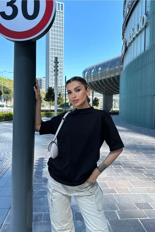 Picture of Black Loveless Written T-Shirt