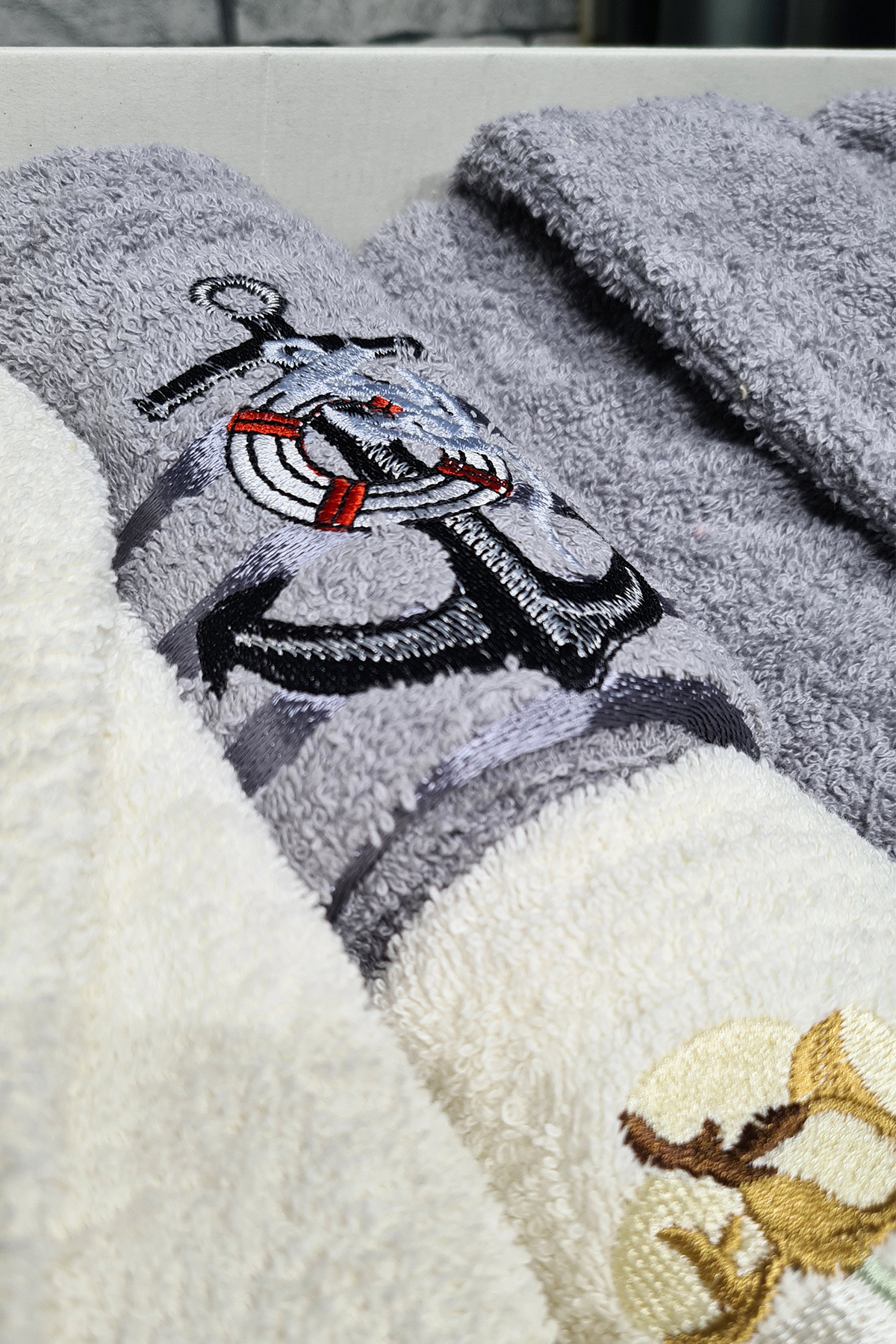 Picture of Çeyizlik Aile Bornoz Seti 4 Parça Krem Gri